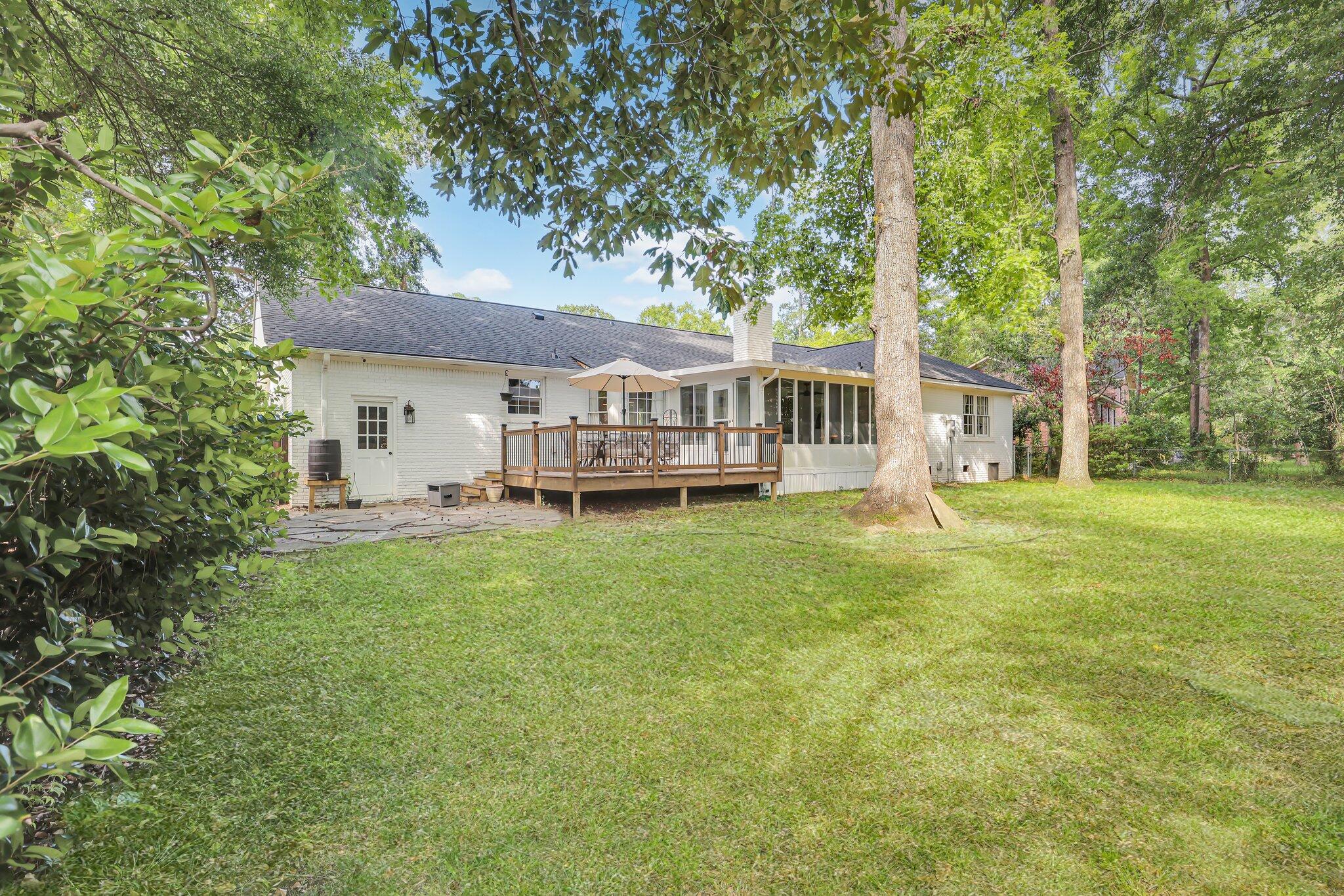 5932 Commonwealth Circle