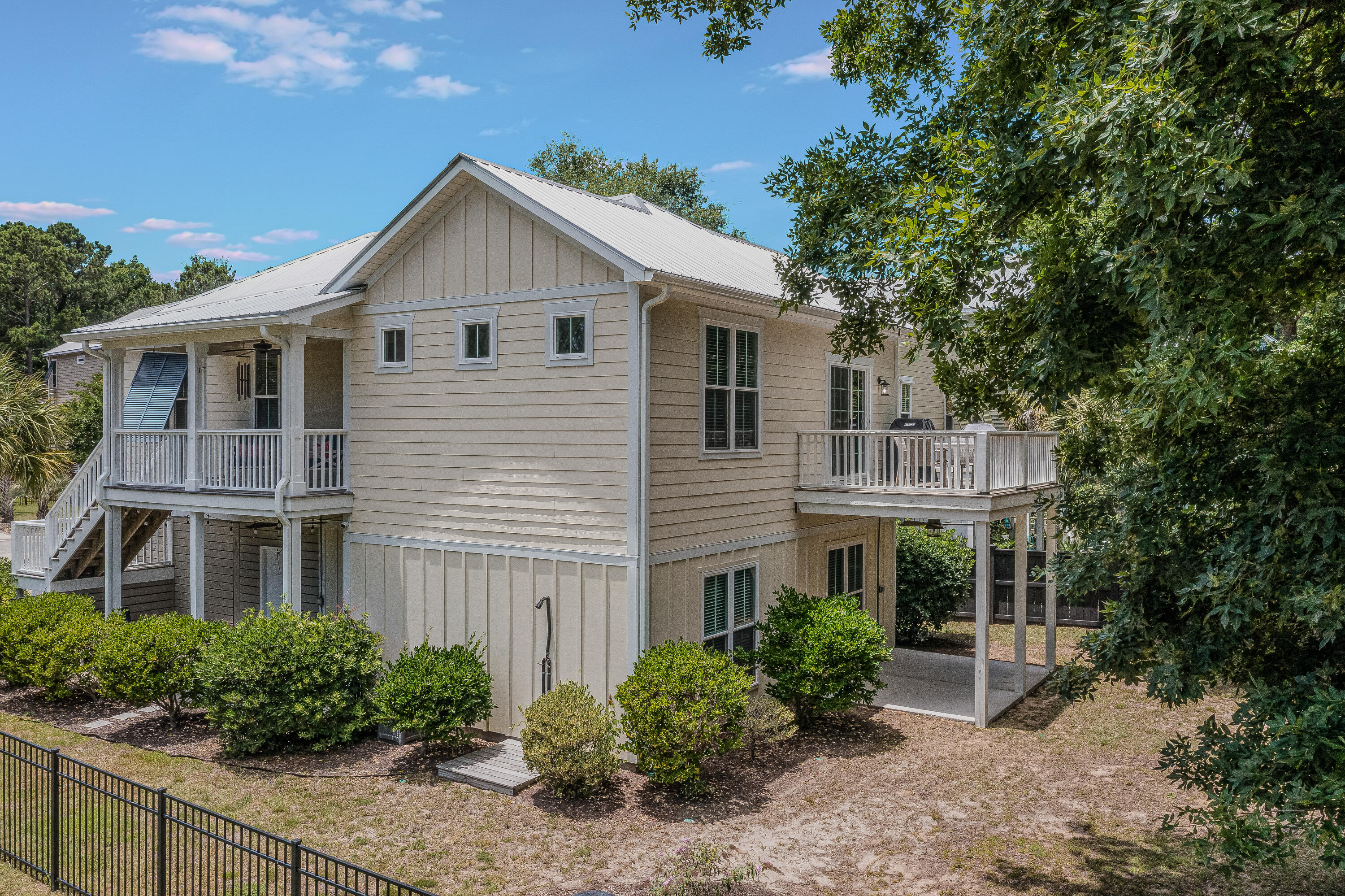 156 Harbourreef Drive