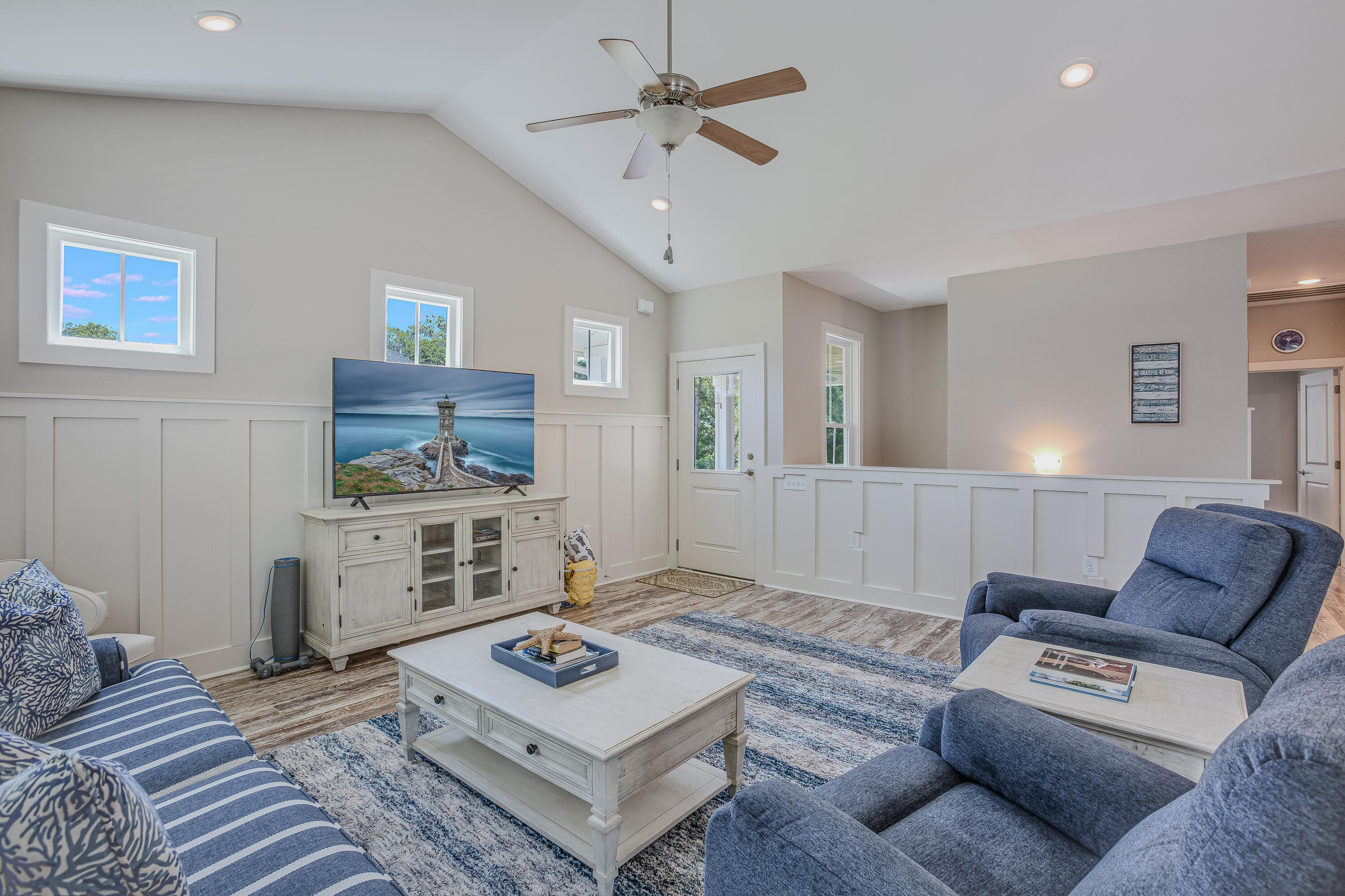 156 Harbourreef Drive