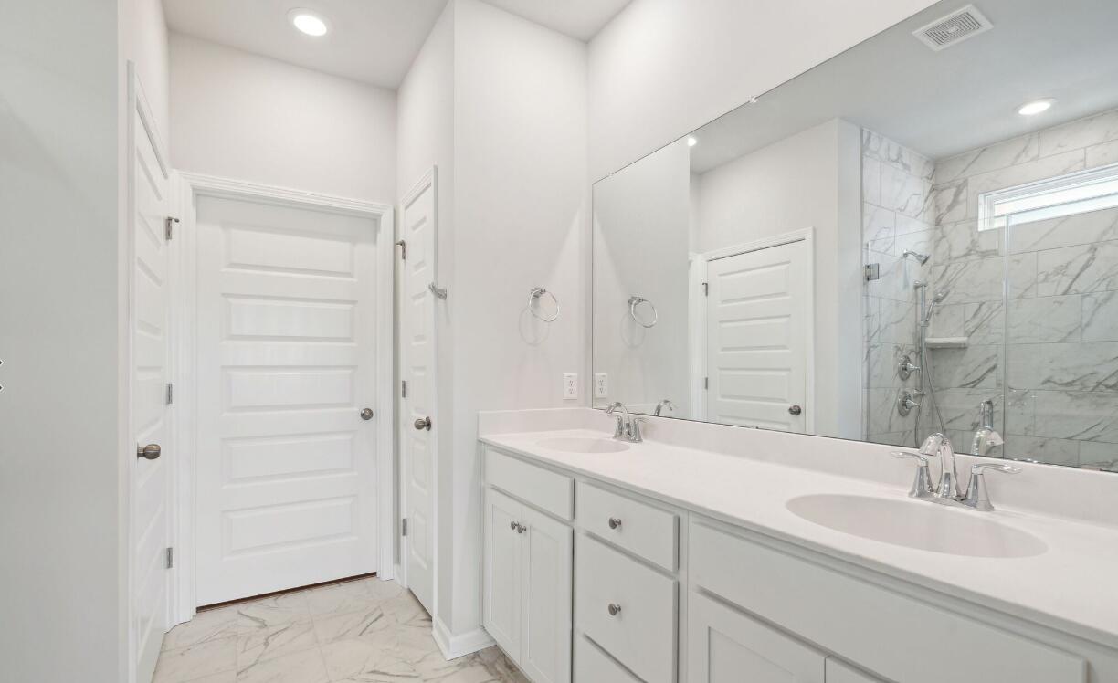 1153 Glorious Way