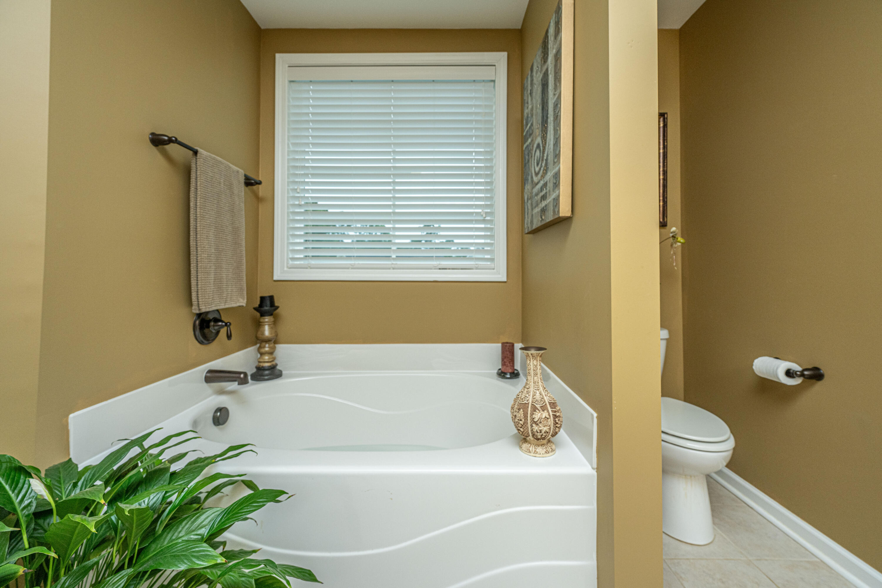 2945 Swamp Sparrow Circle
