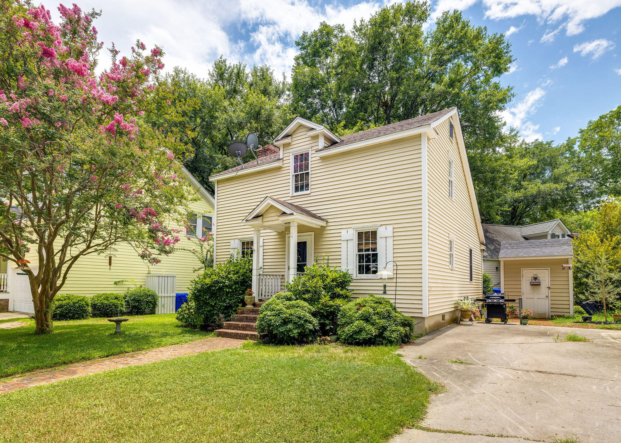 1480 Village Square