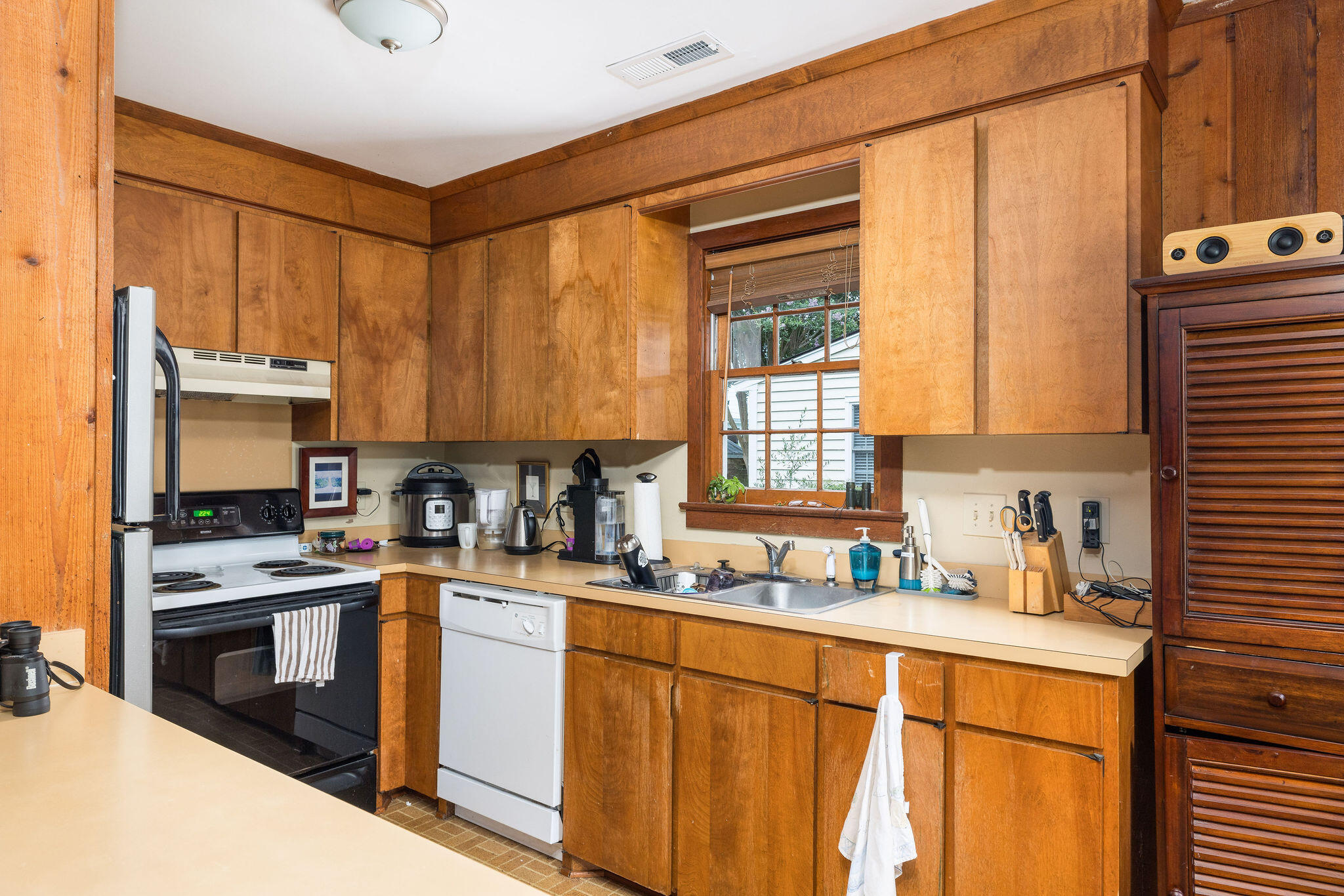 1480 Village Square