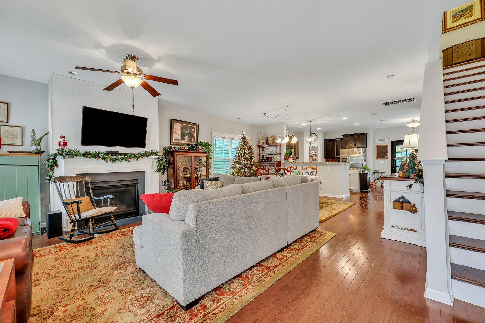 426 Forsythia Avenue