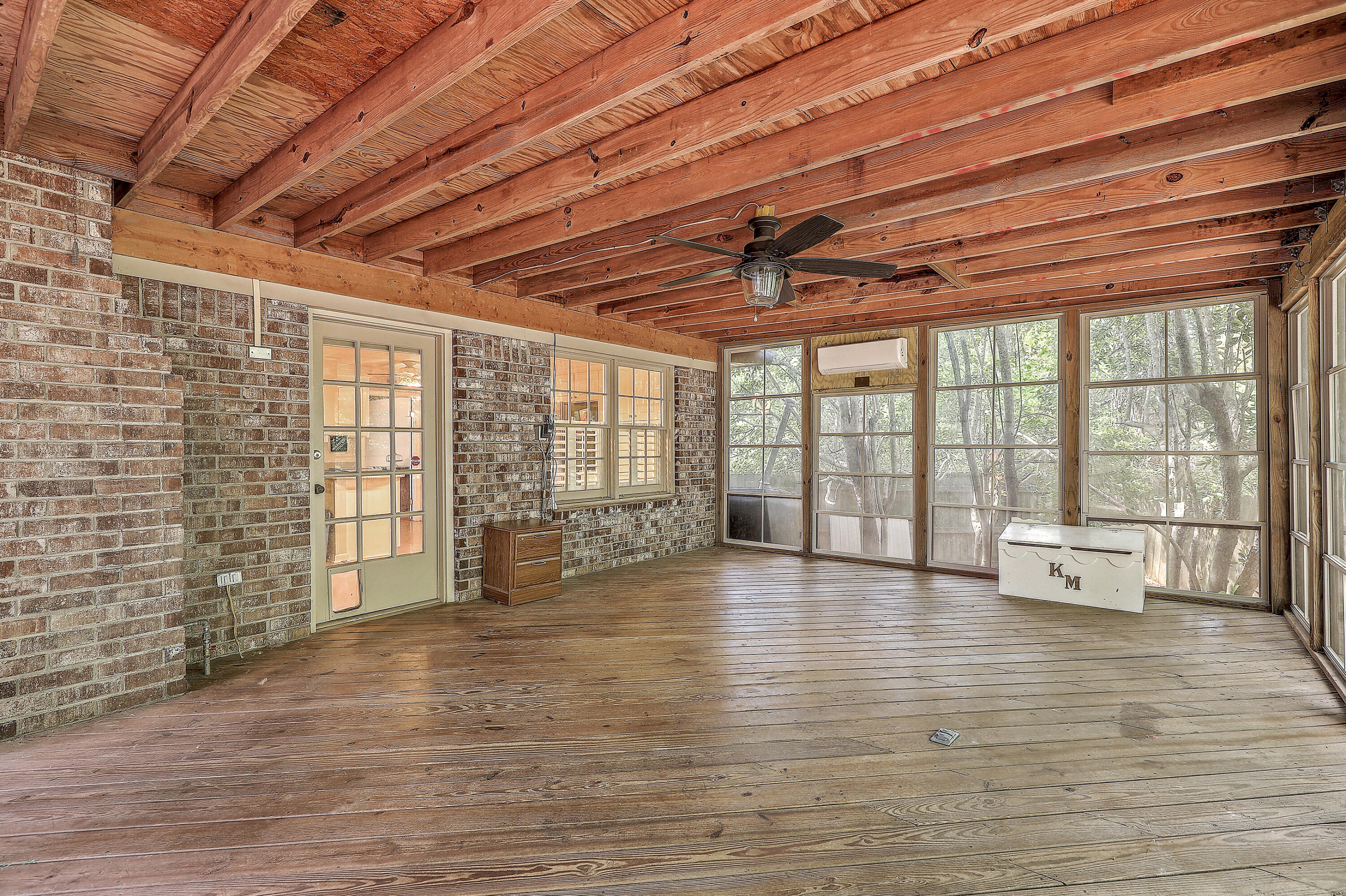 2042 Dogwood Road