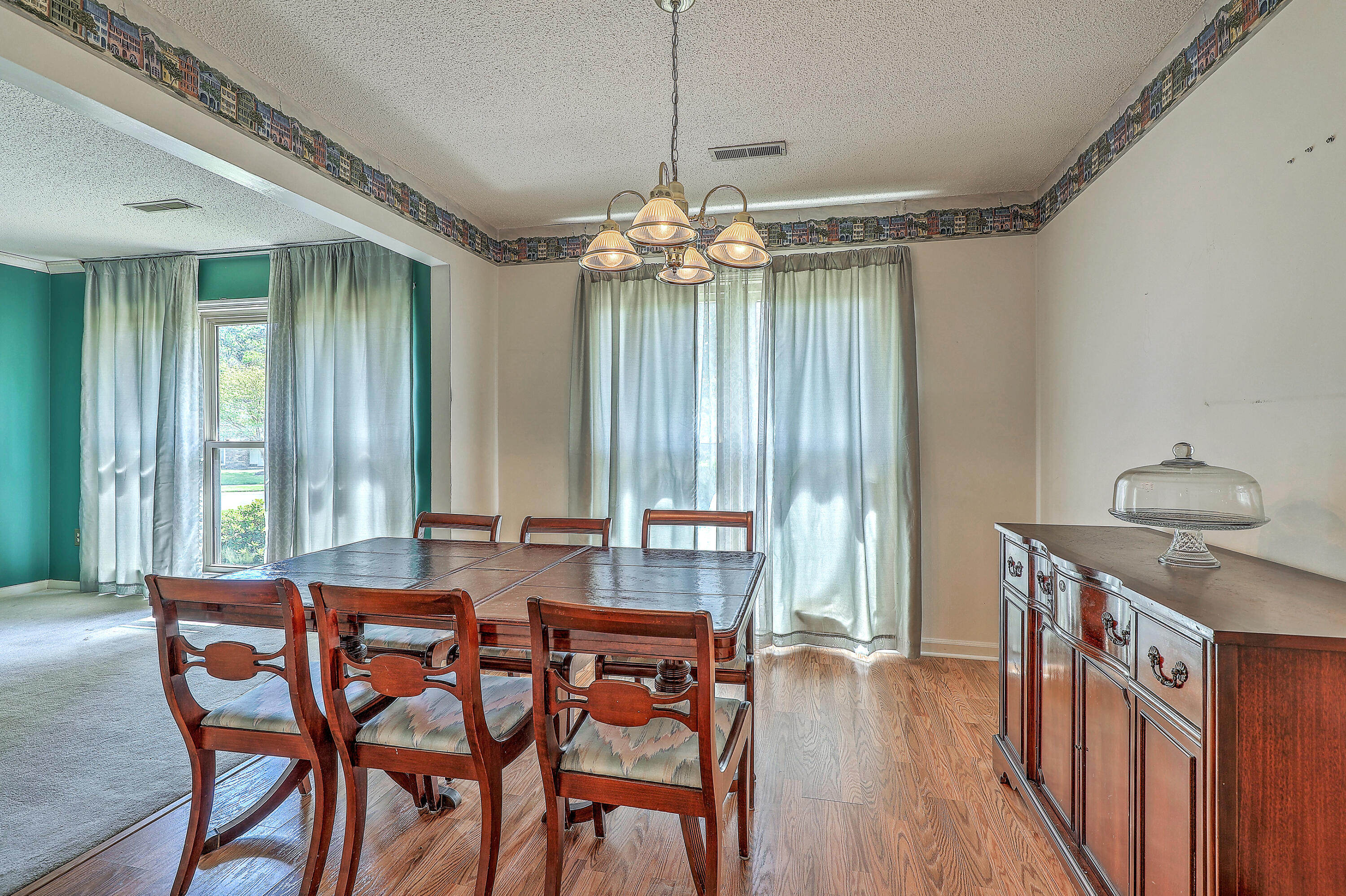 2042 Dogwood Road