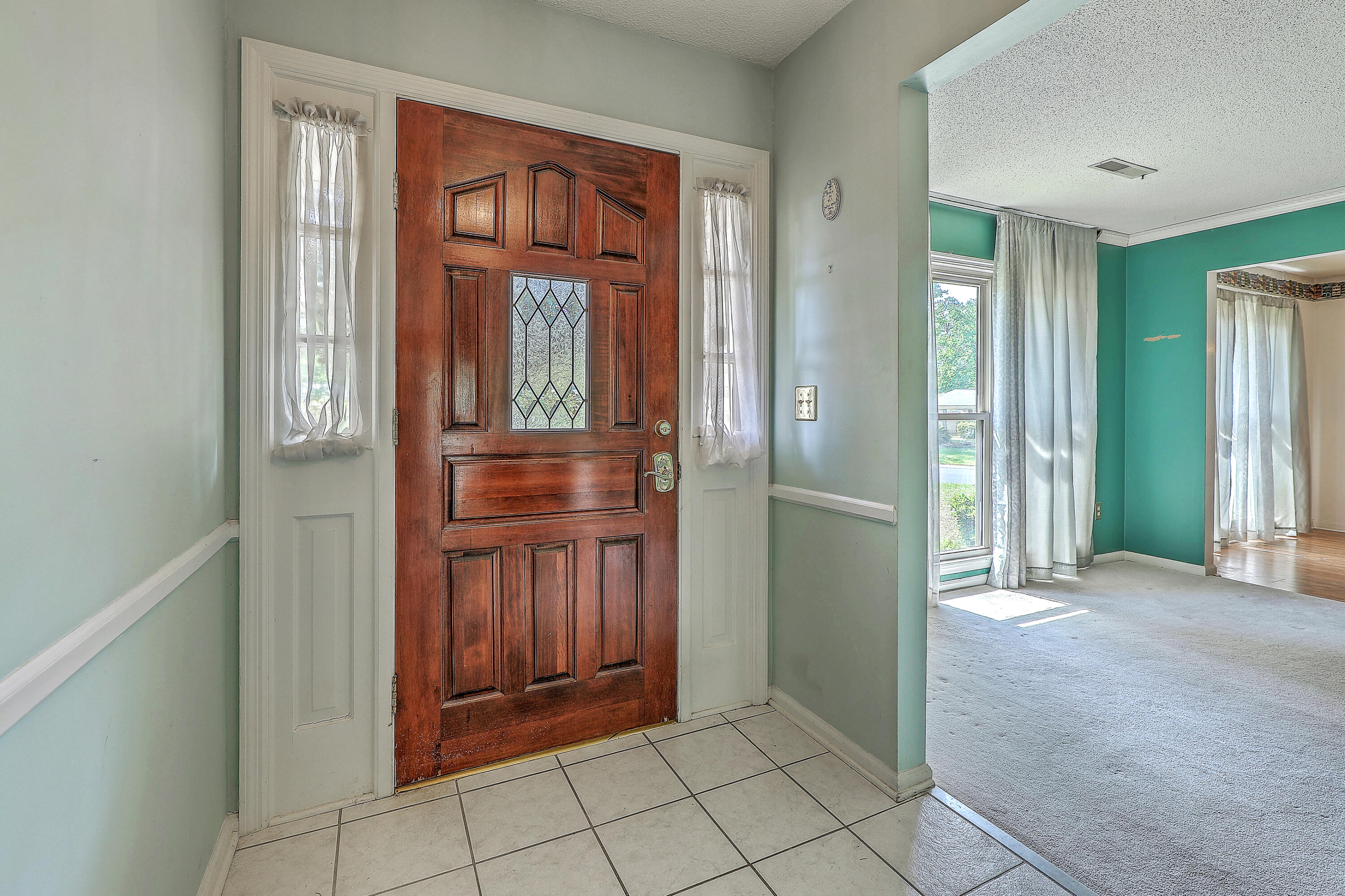 2042 Dogwood Road