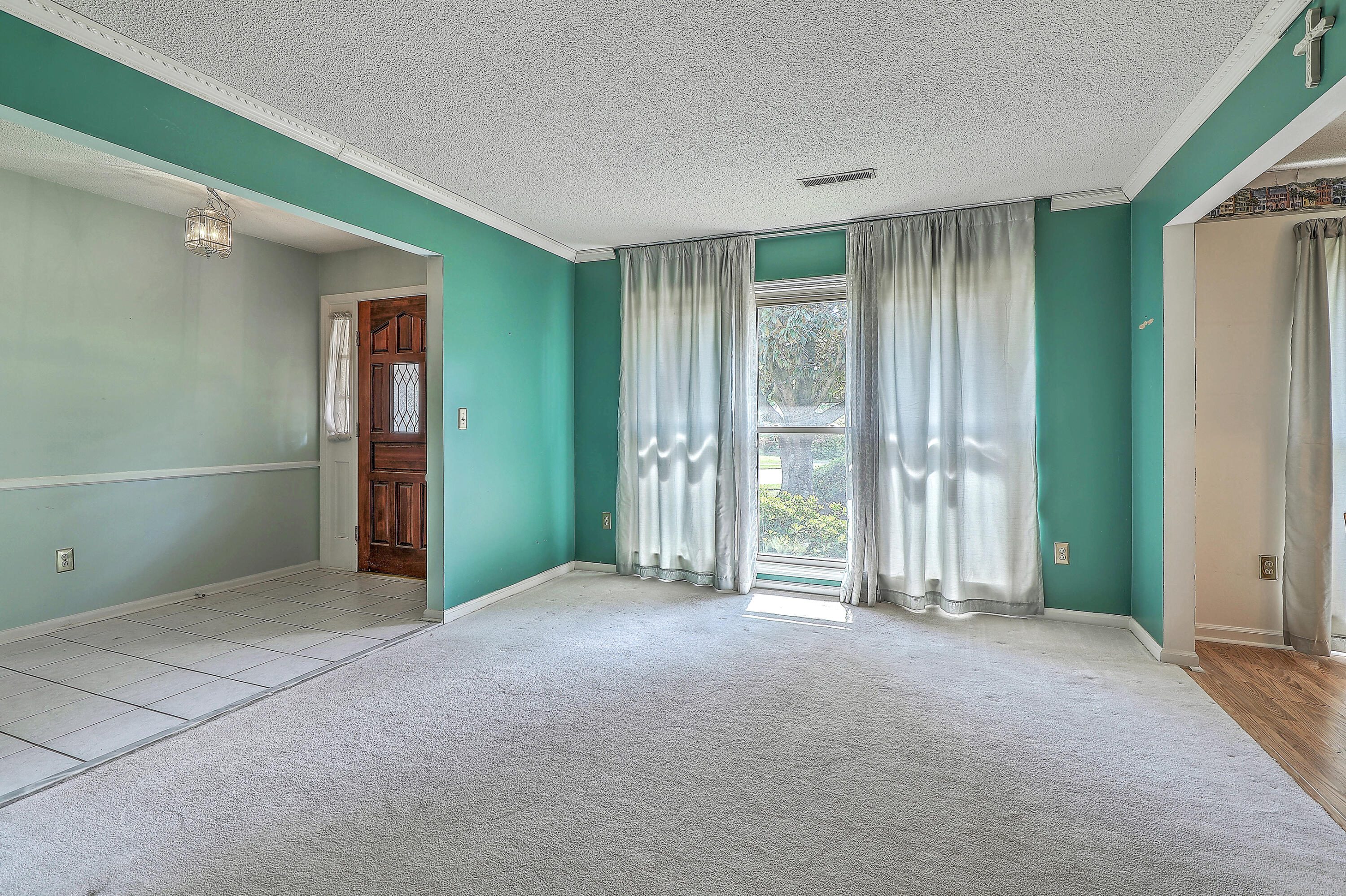 2042 Dogwood Road