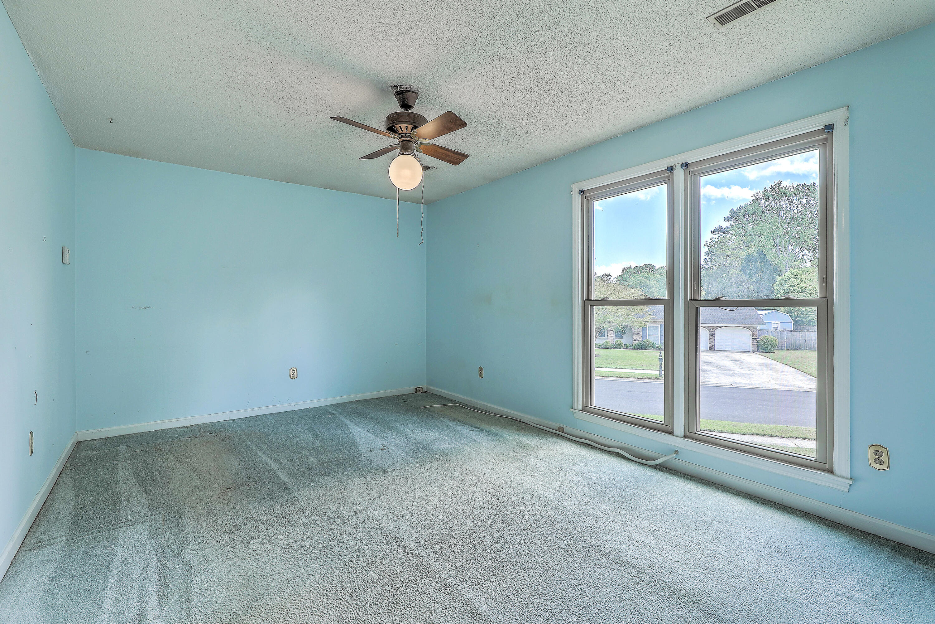 2042 Dogwood Road