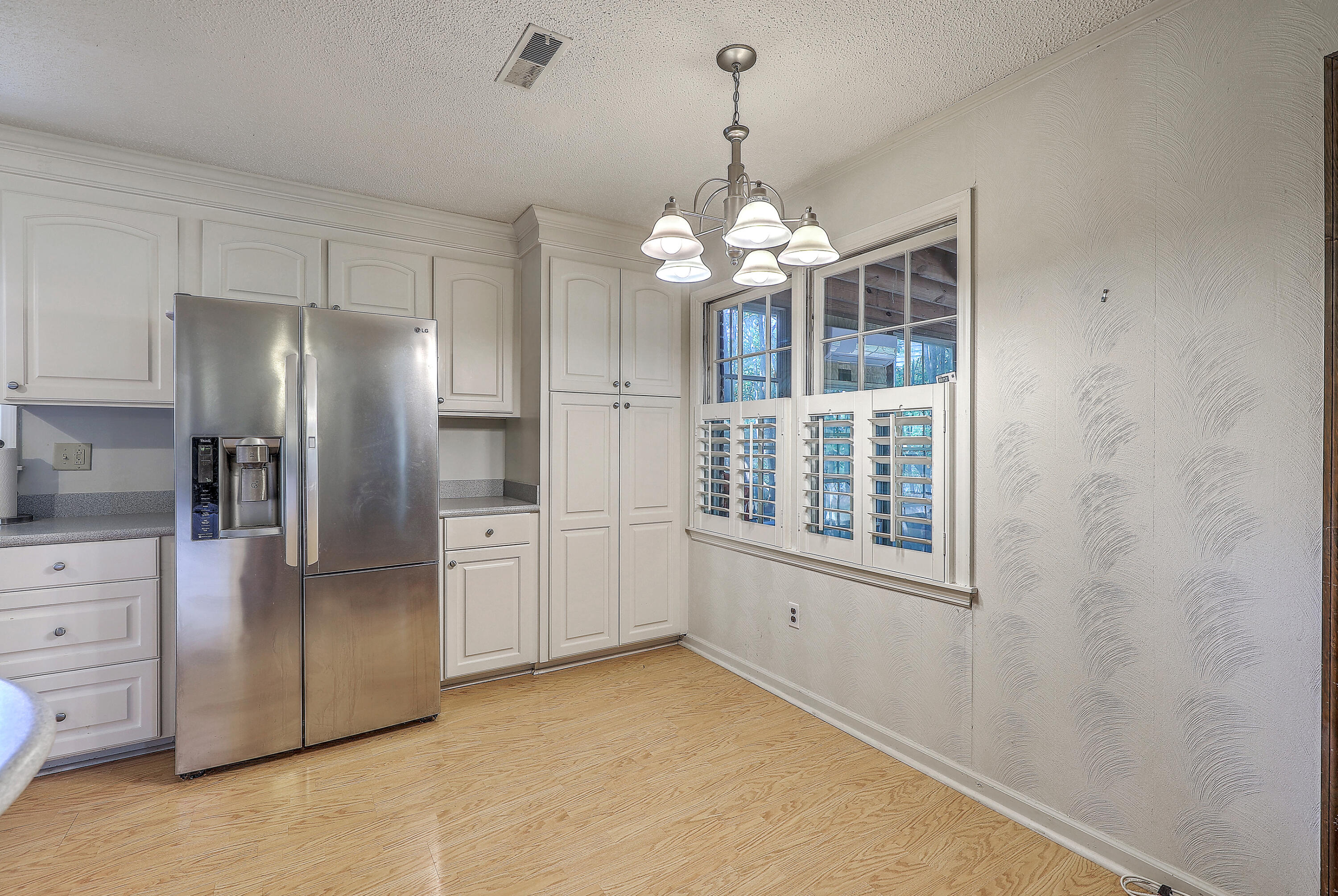 2042 Dogwood Road