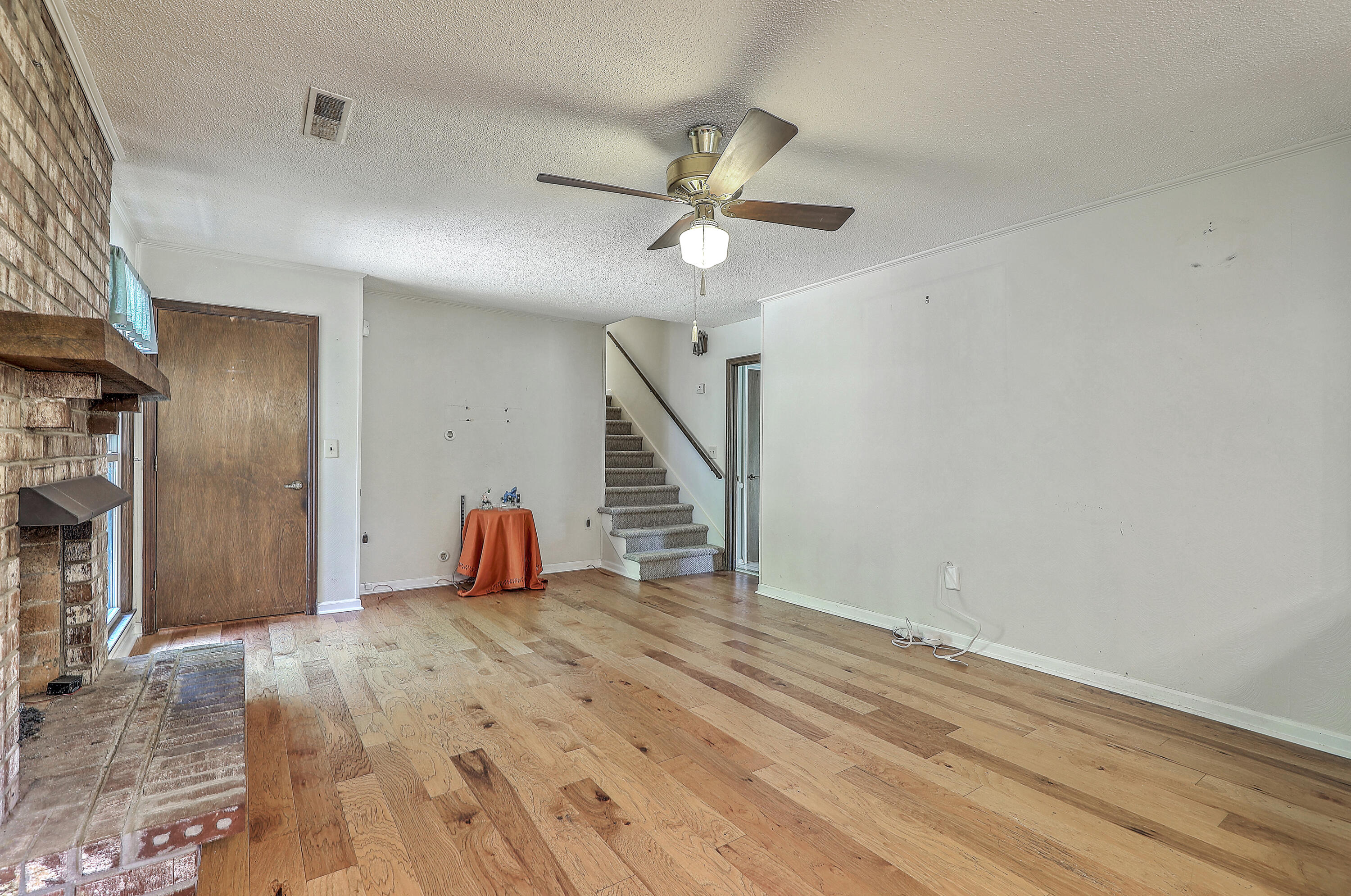 2042 Dogwood Road