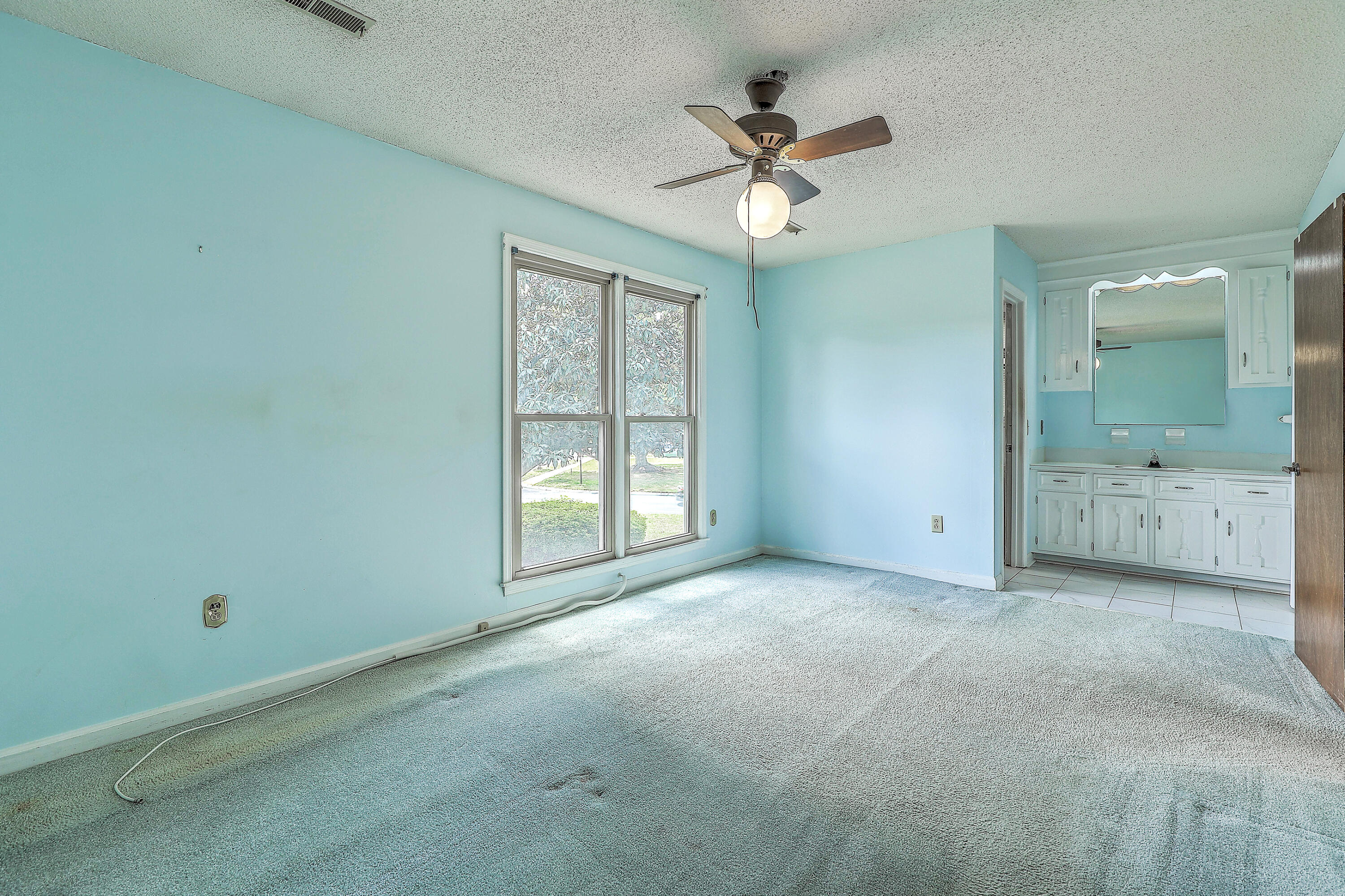 2042 Dogwood Road