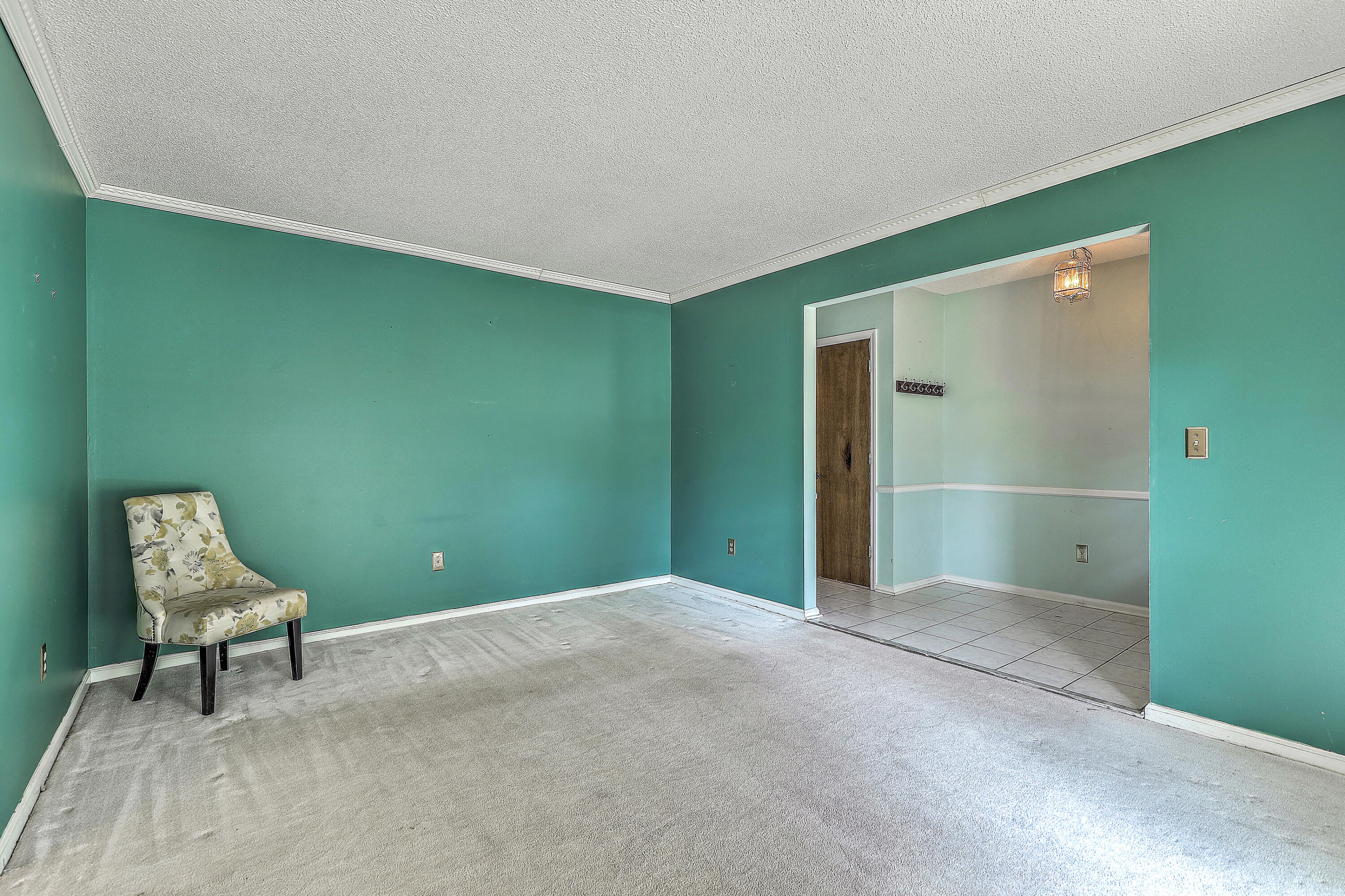 2042 Dogwood Road