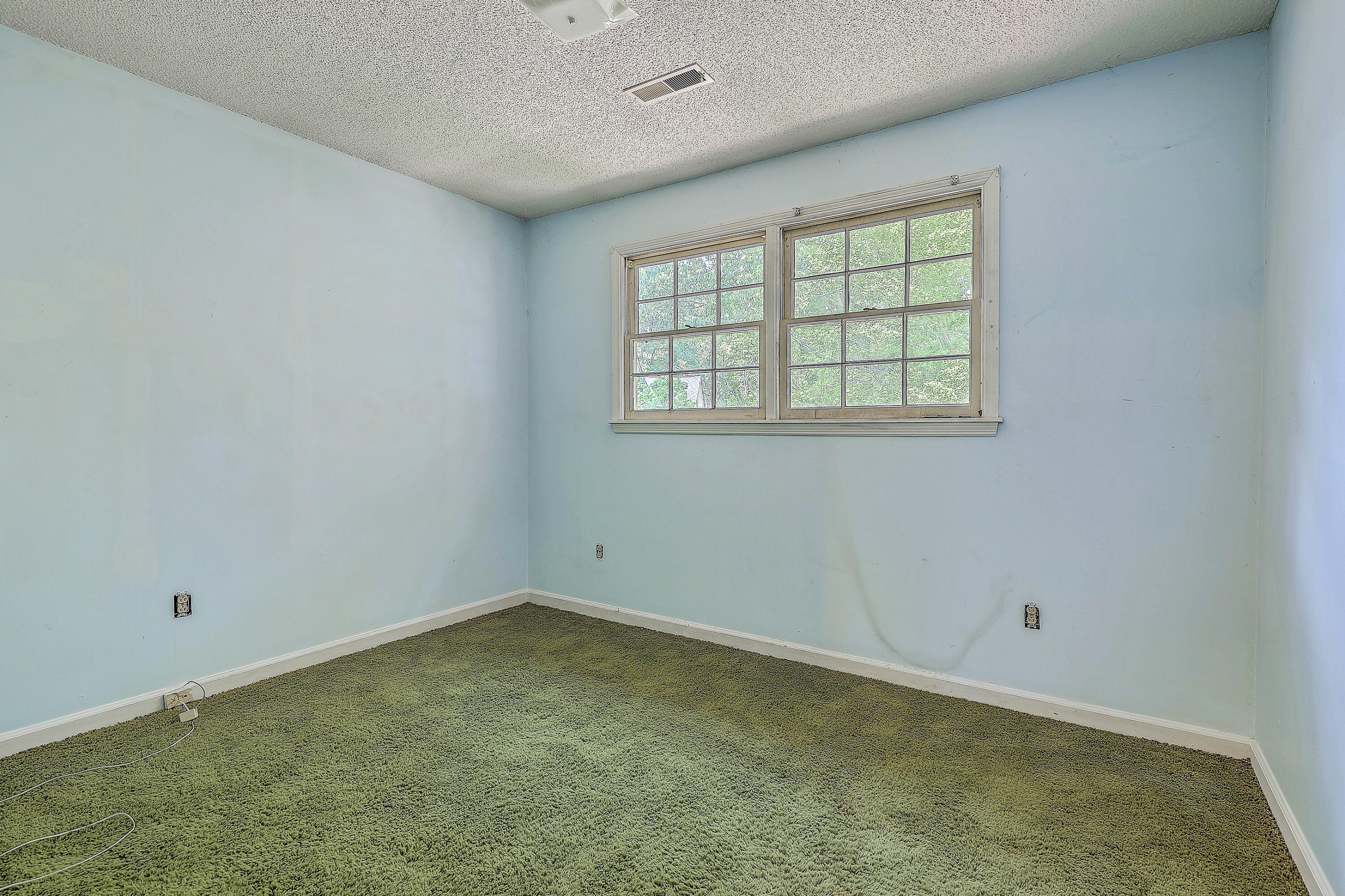 2042 Dogwood Road