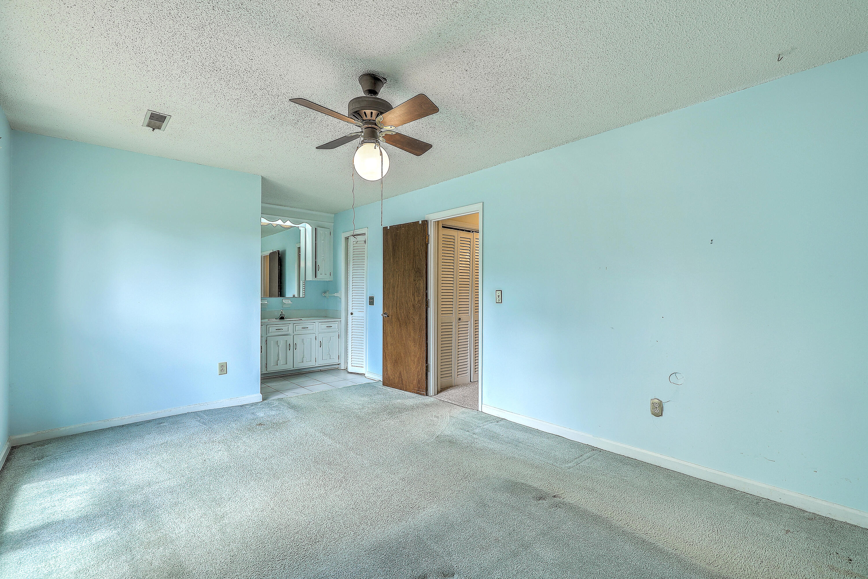 2042 Dogwood Road