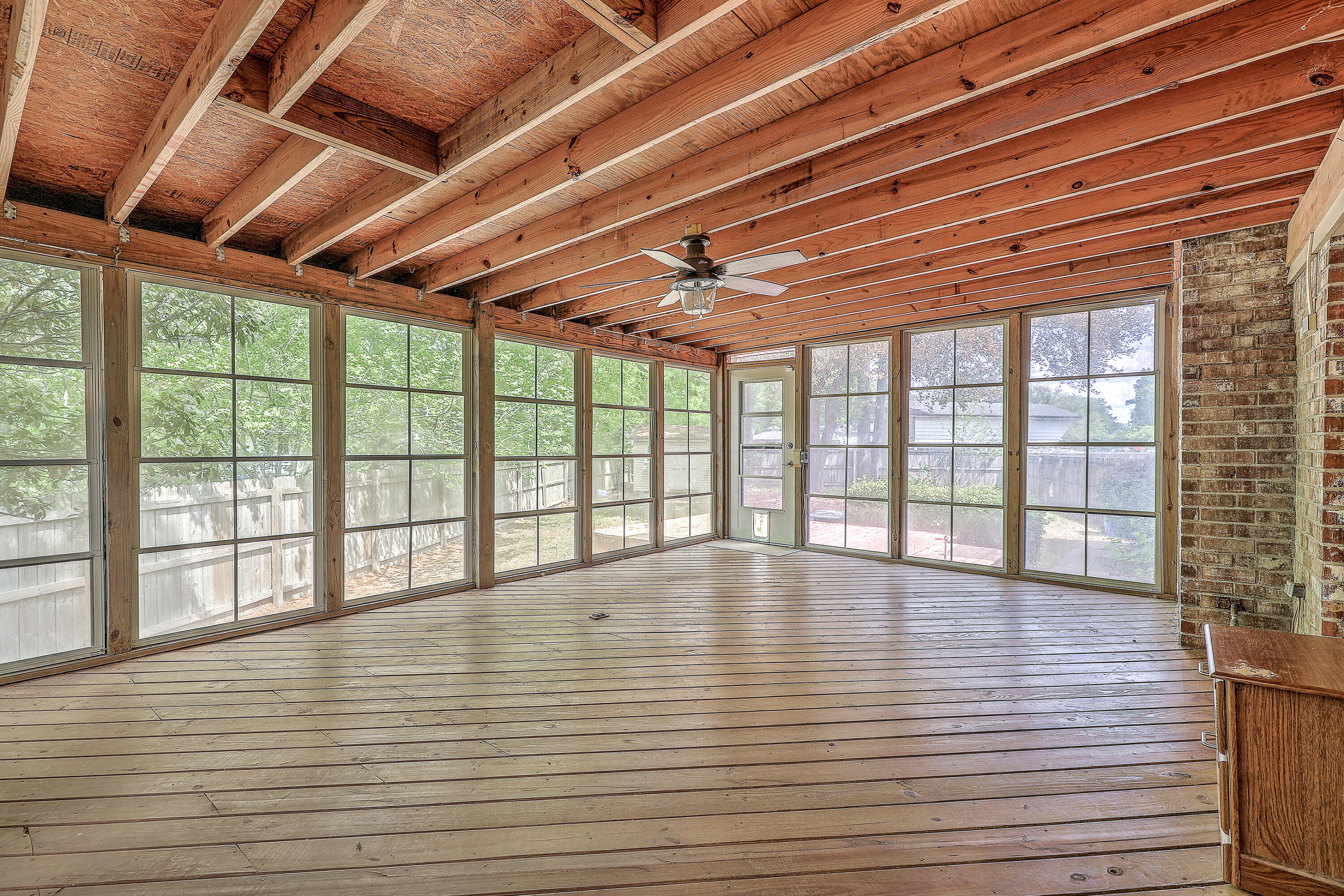 2042 Dogwood Road
