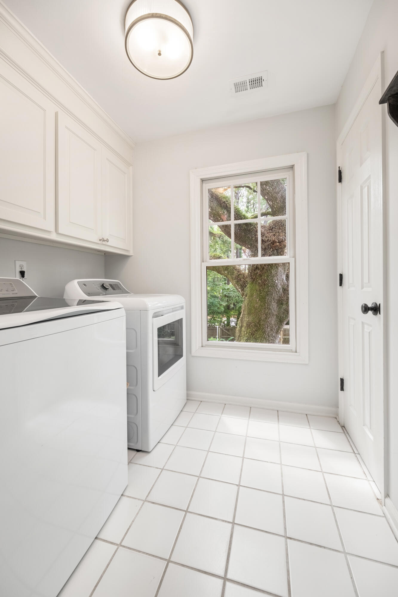 2067 Middleburg Lane