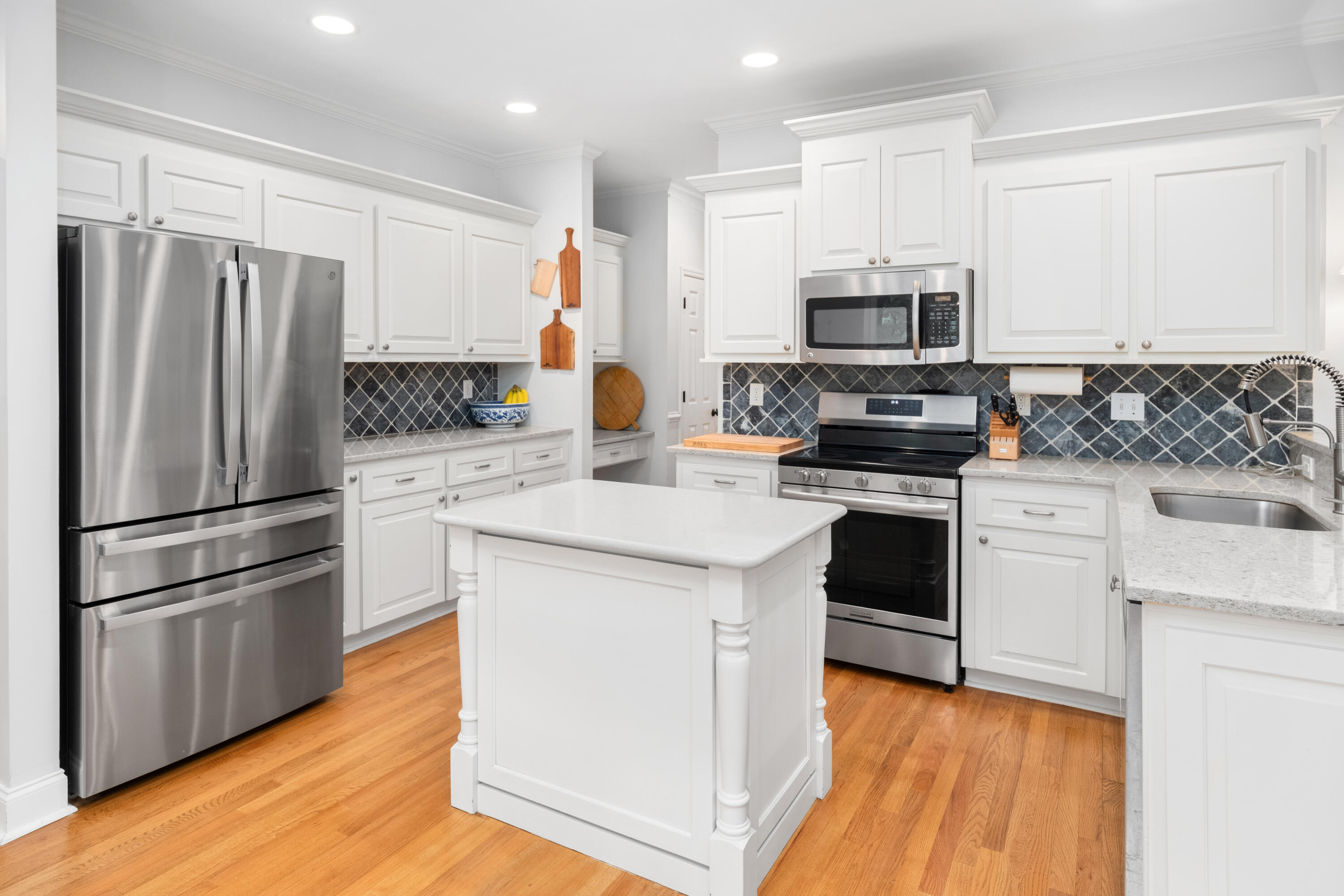 2067 Middleburg Lane