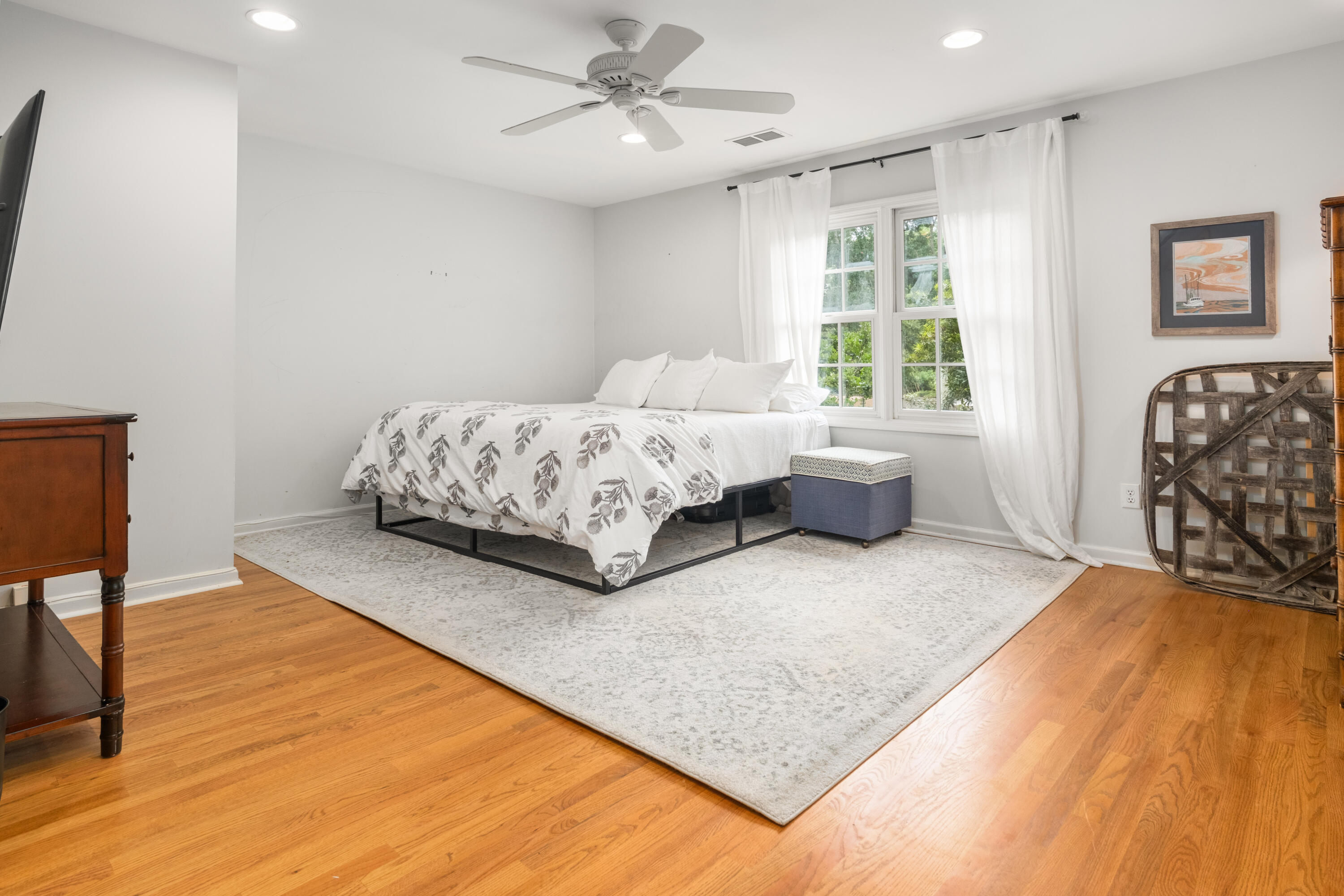 2067 Middleburg Lane