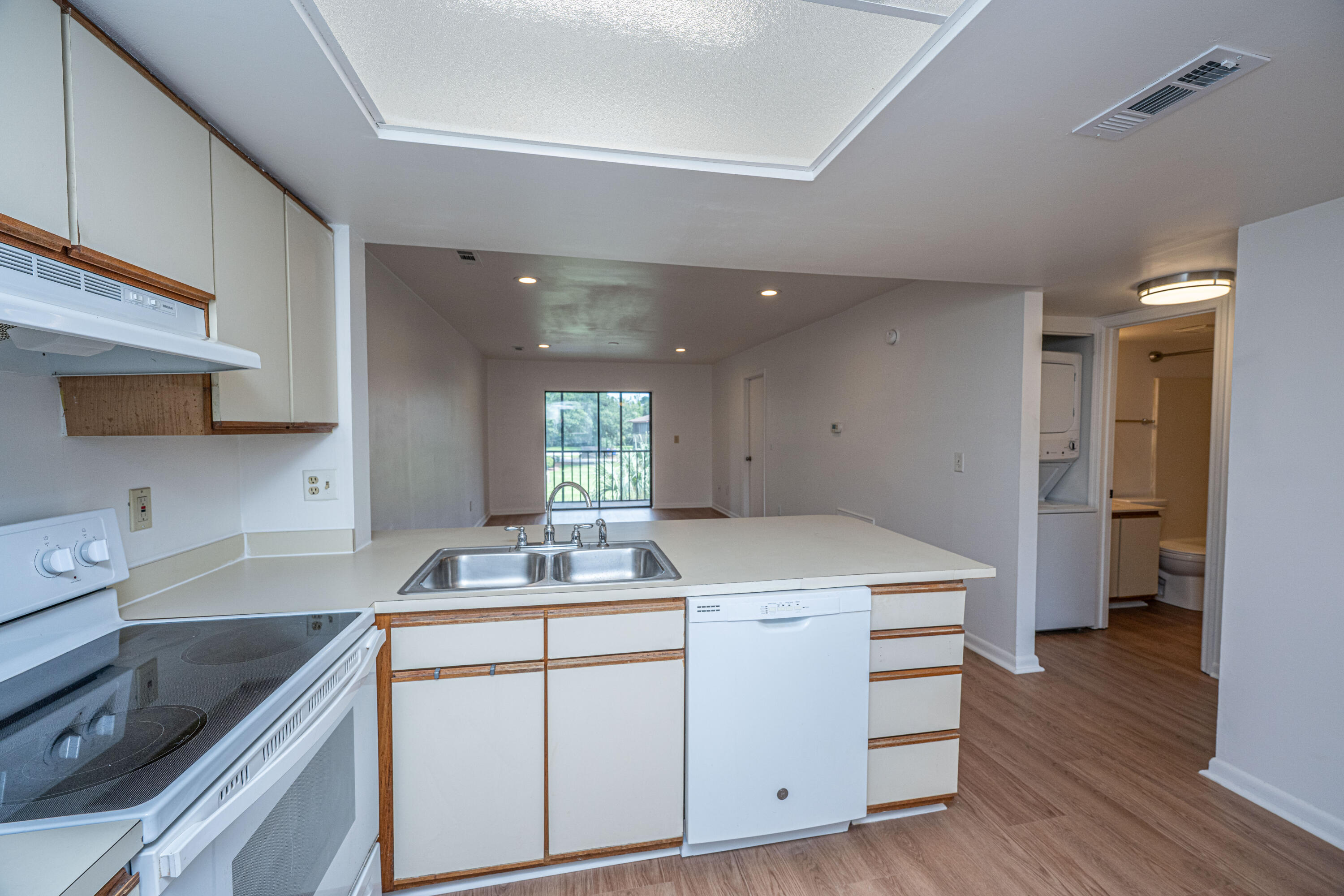 2182 Bees Ferry Road # H