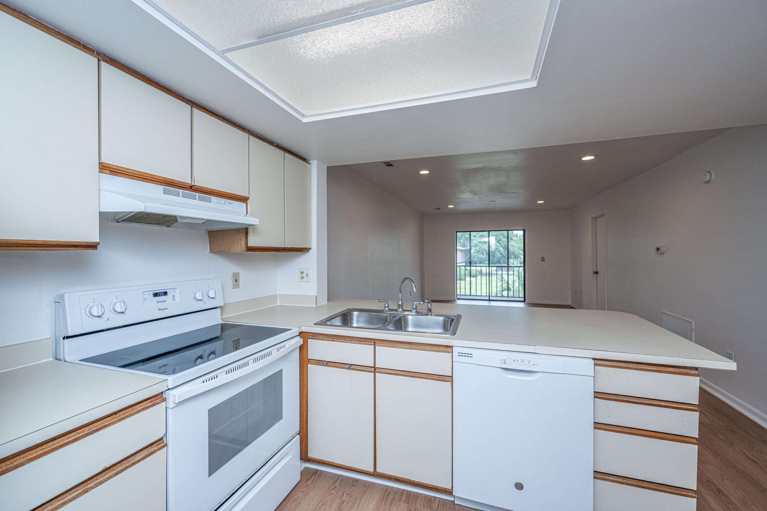 2182 Bees Ferry Road # H