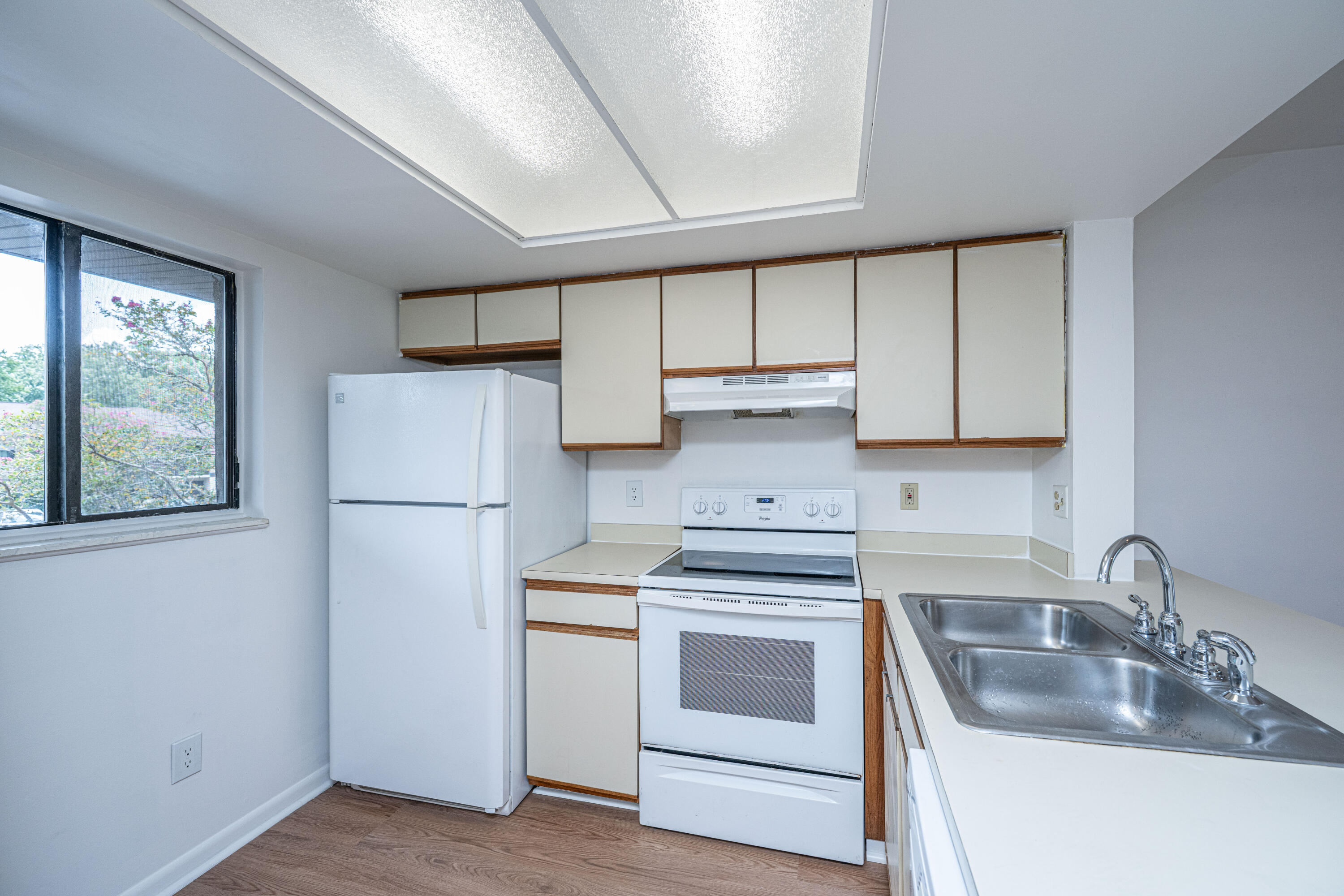 2182 Bees Ferry Road # H