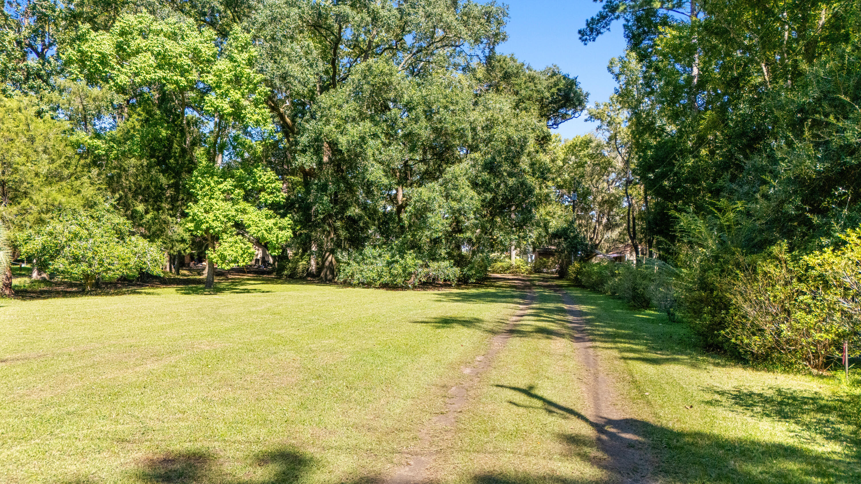 7299 Commodore Road