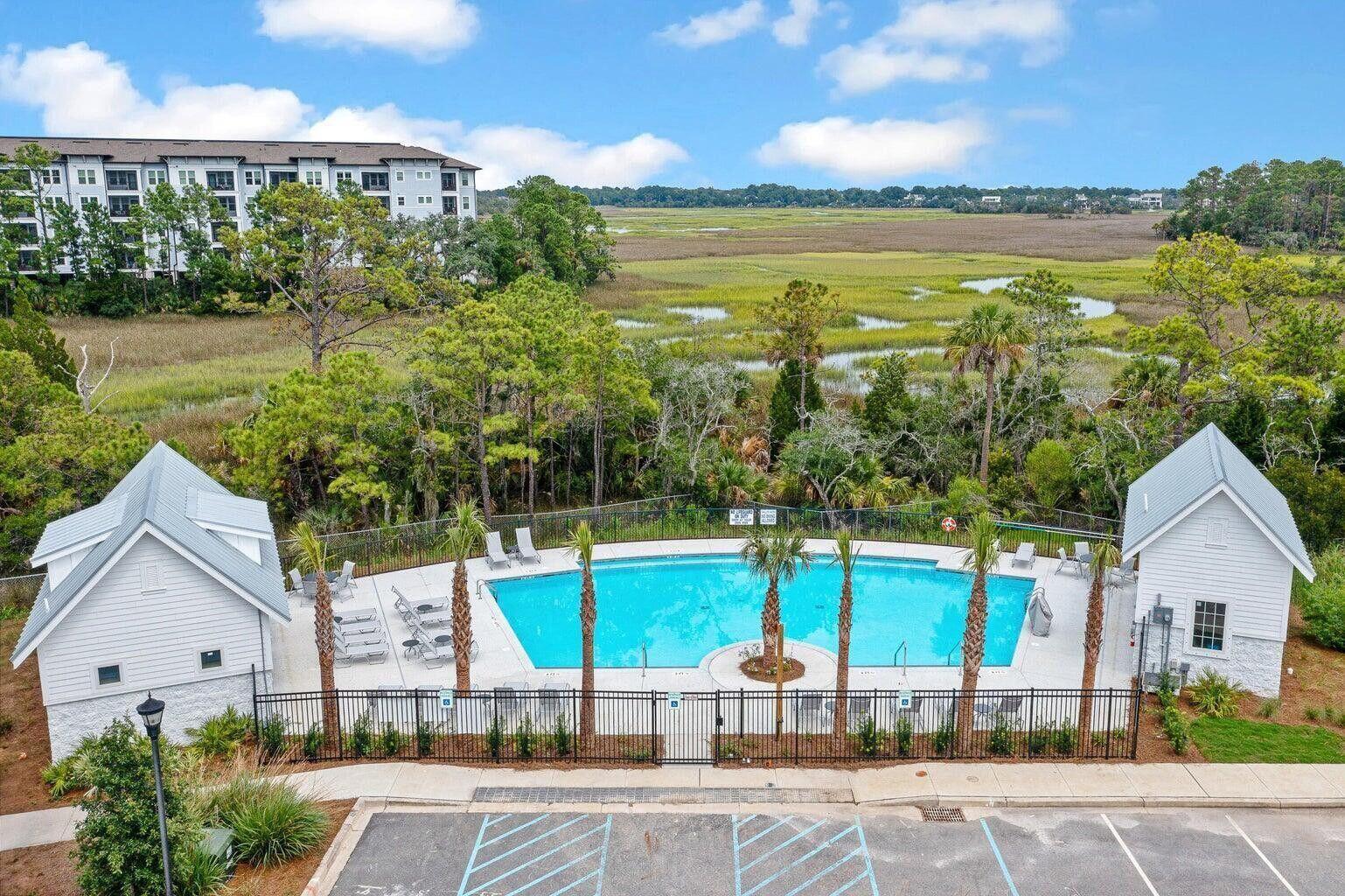 802 Kings Oak Court # 7