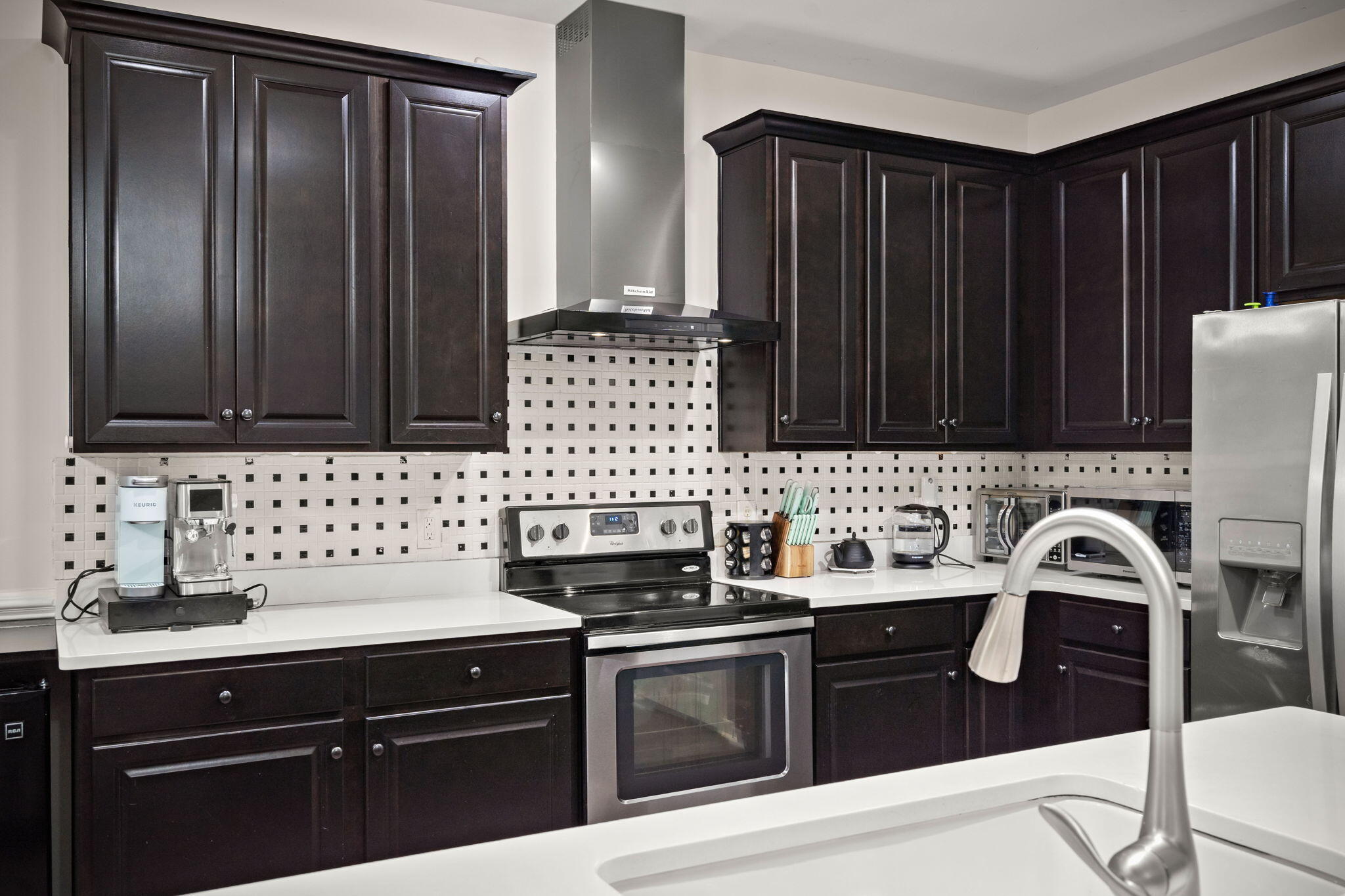 8127 Saveur Lane