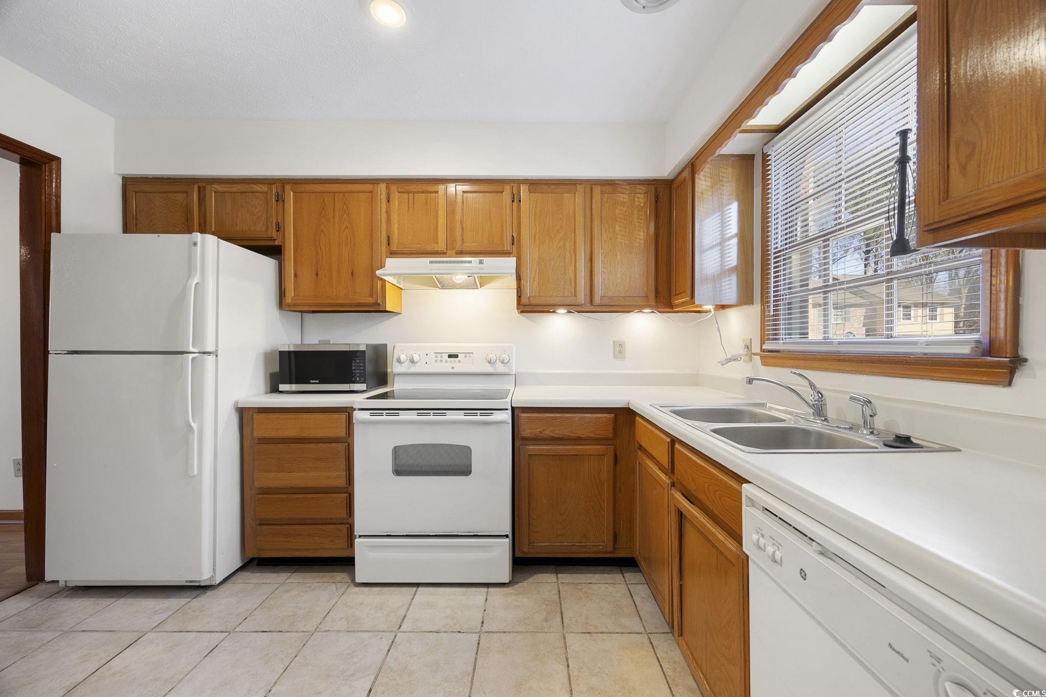 830 44th Ave. N Unit: L2