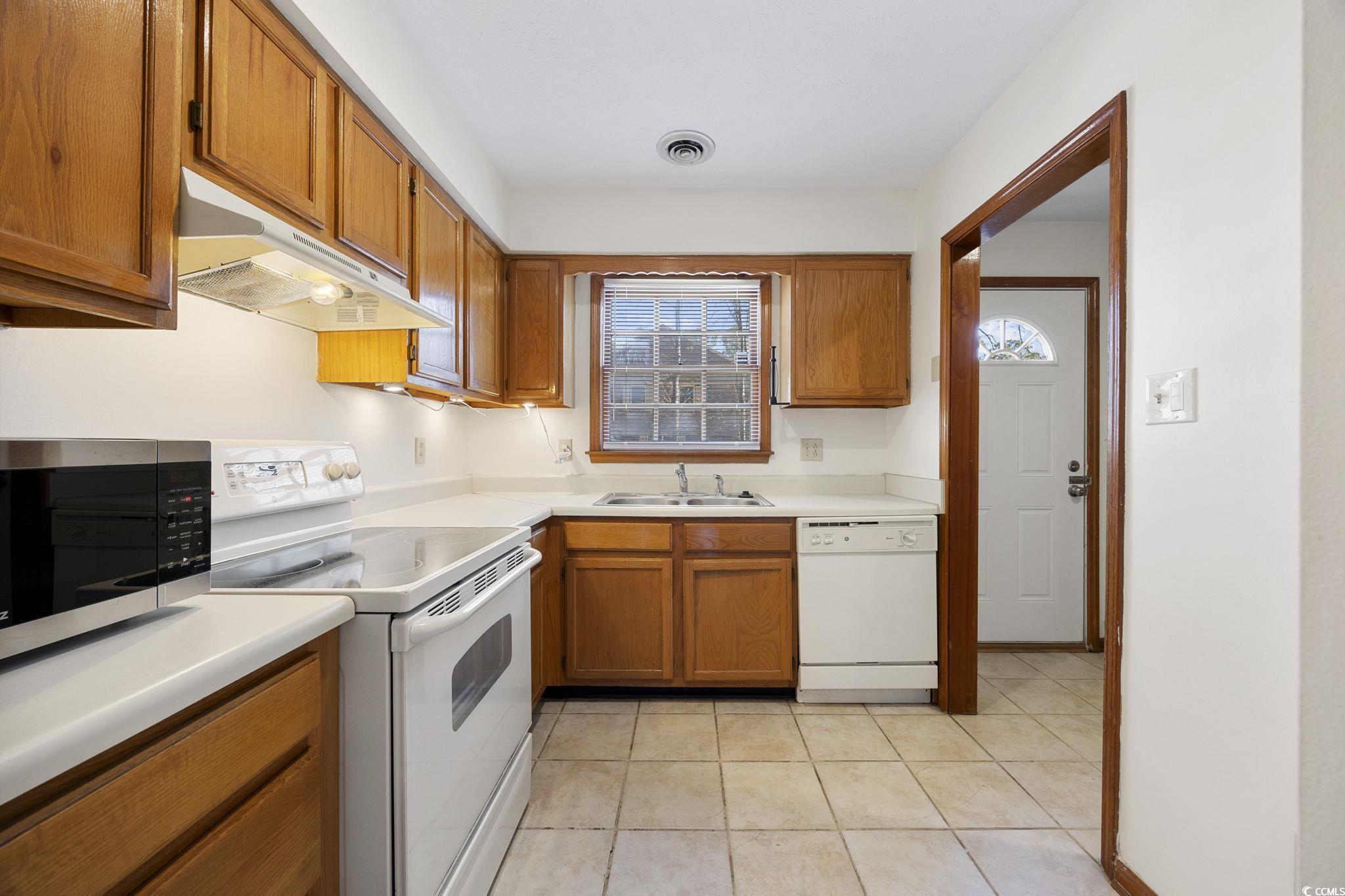 830 44th Ave. N Unit: L2