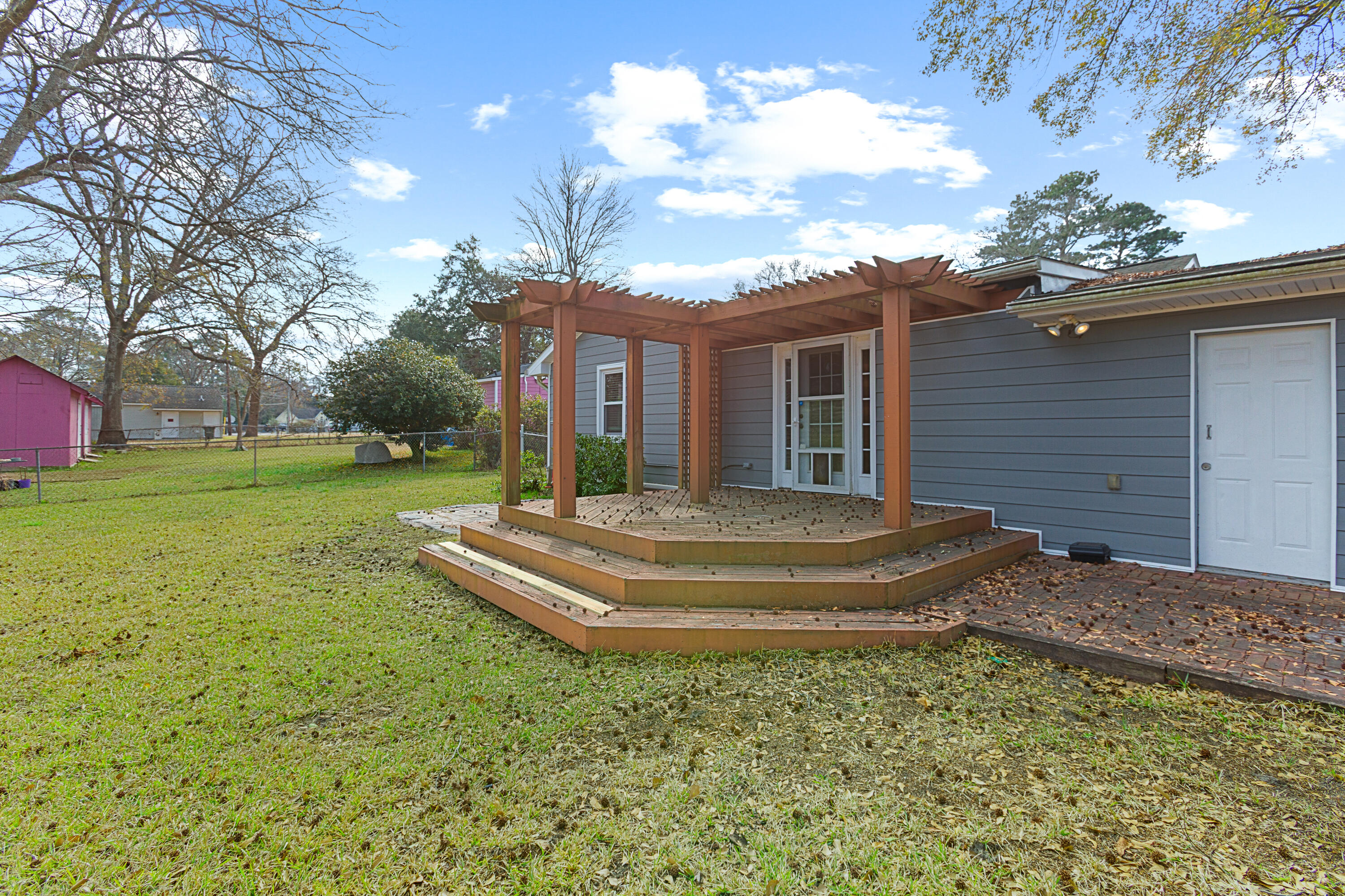 5806 Edinburgh Drive