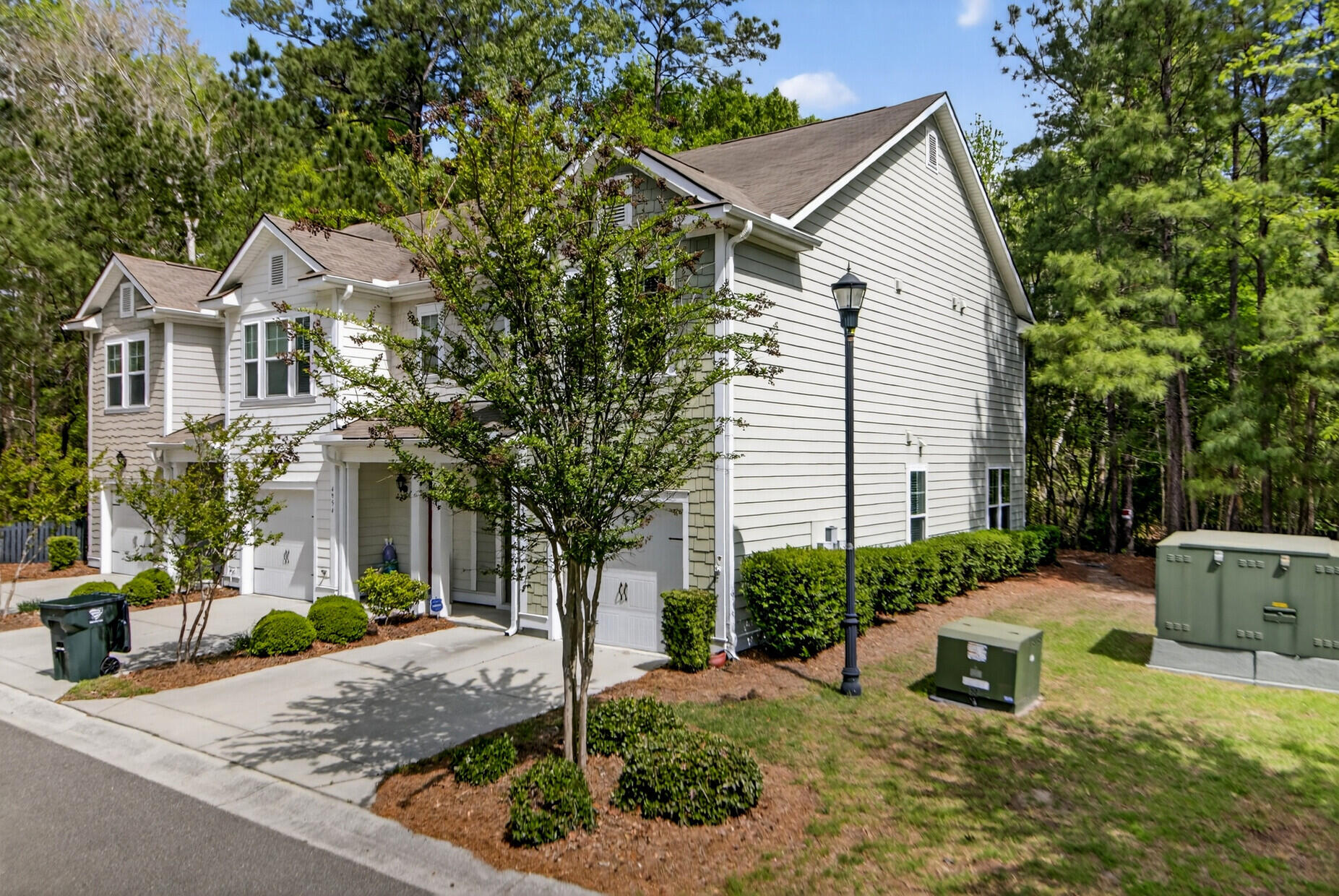 4952 Farm Lake Road