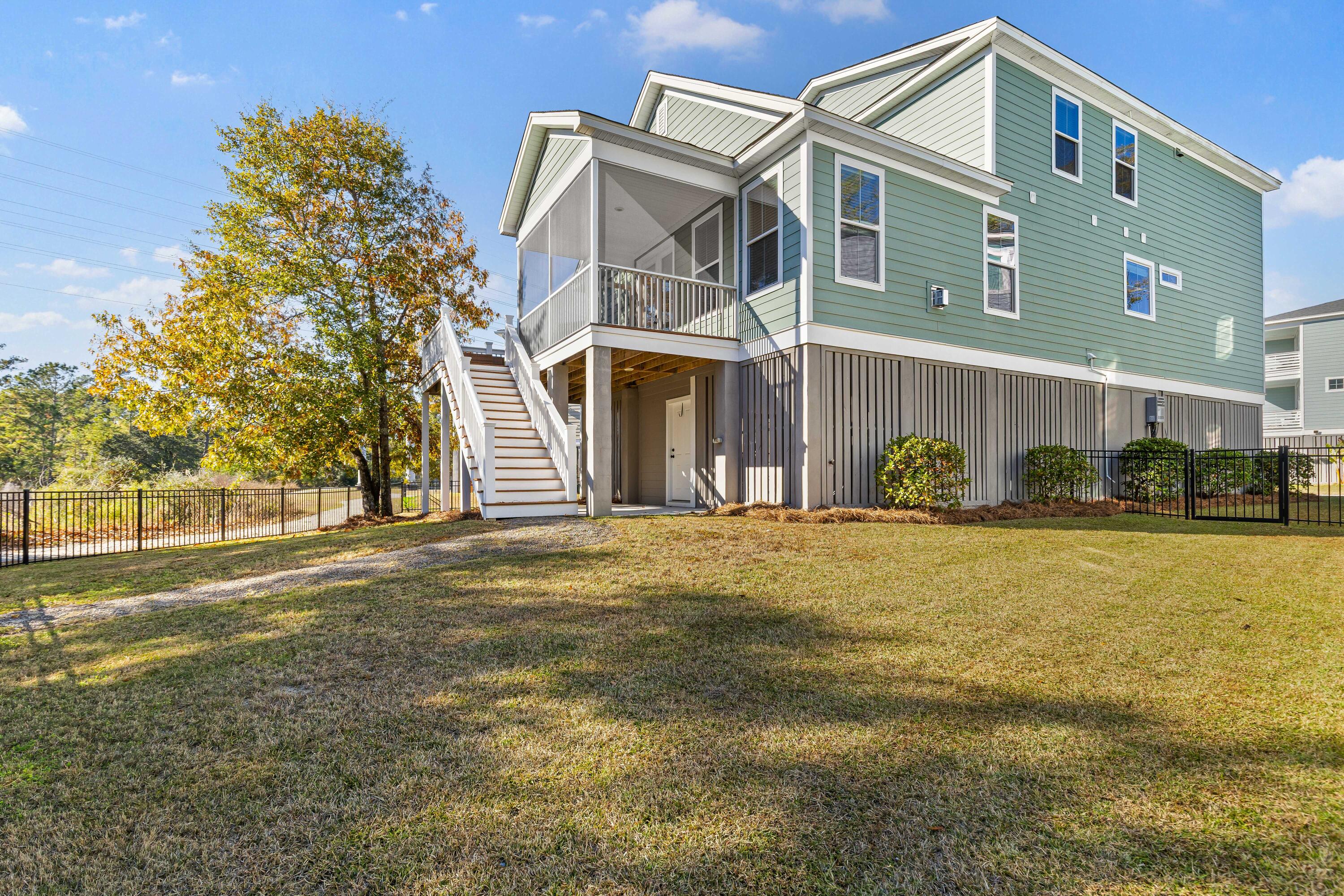 1131 Oak Bluff Avenue