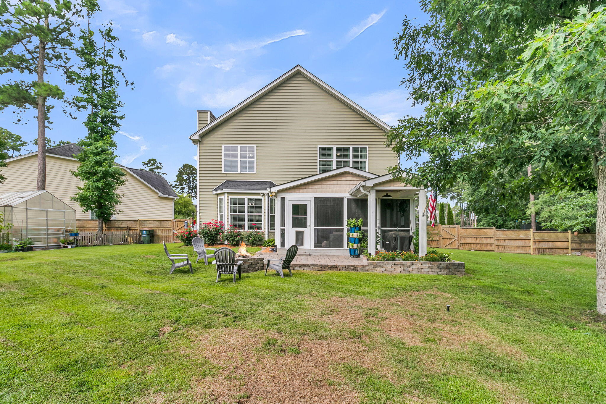 302 Freeland Way