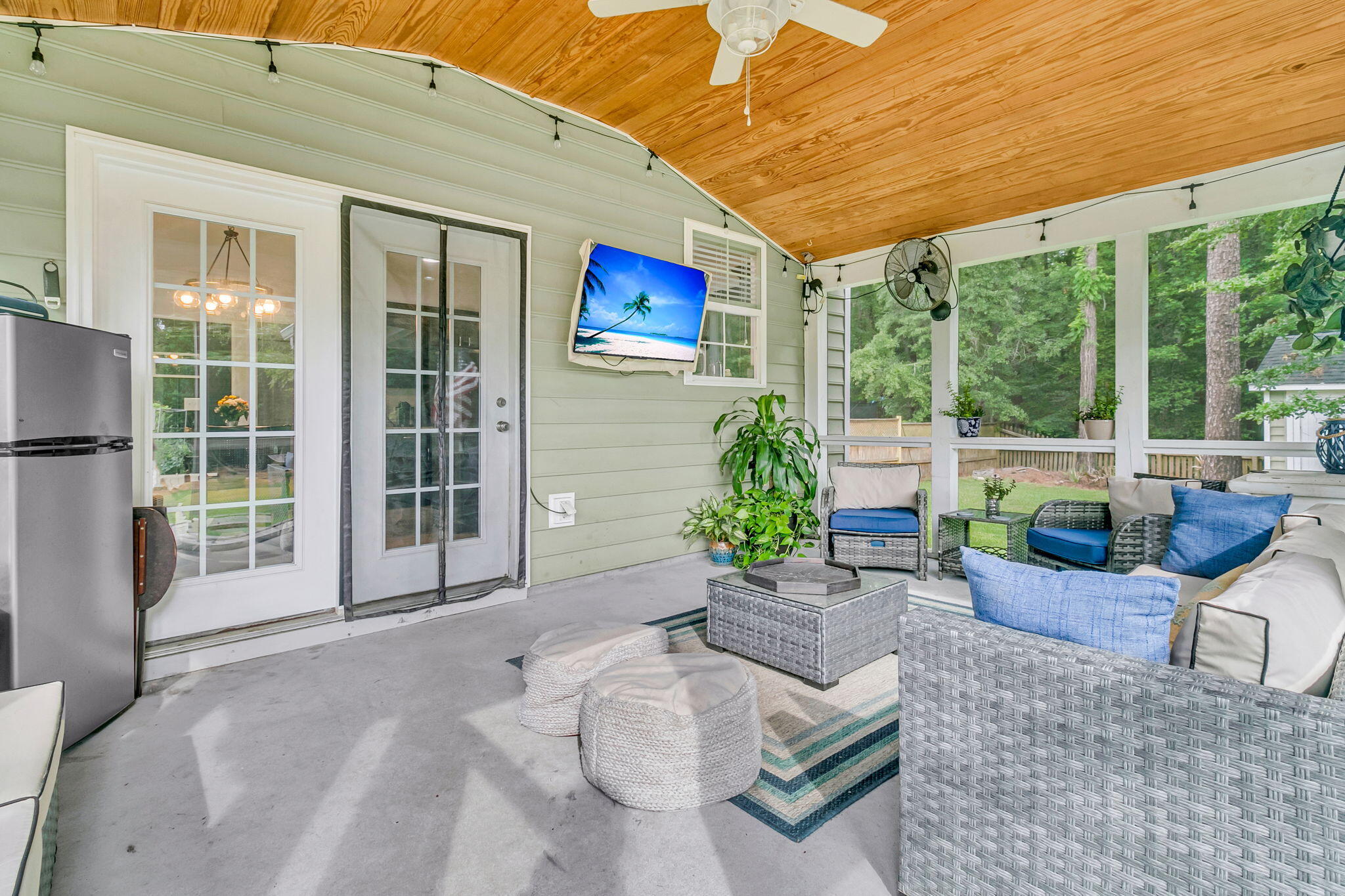 302 Freeland Way