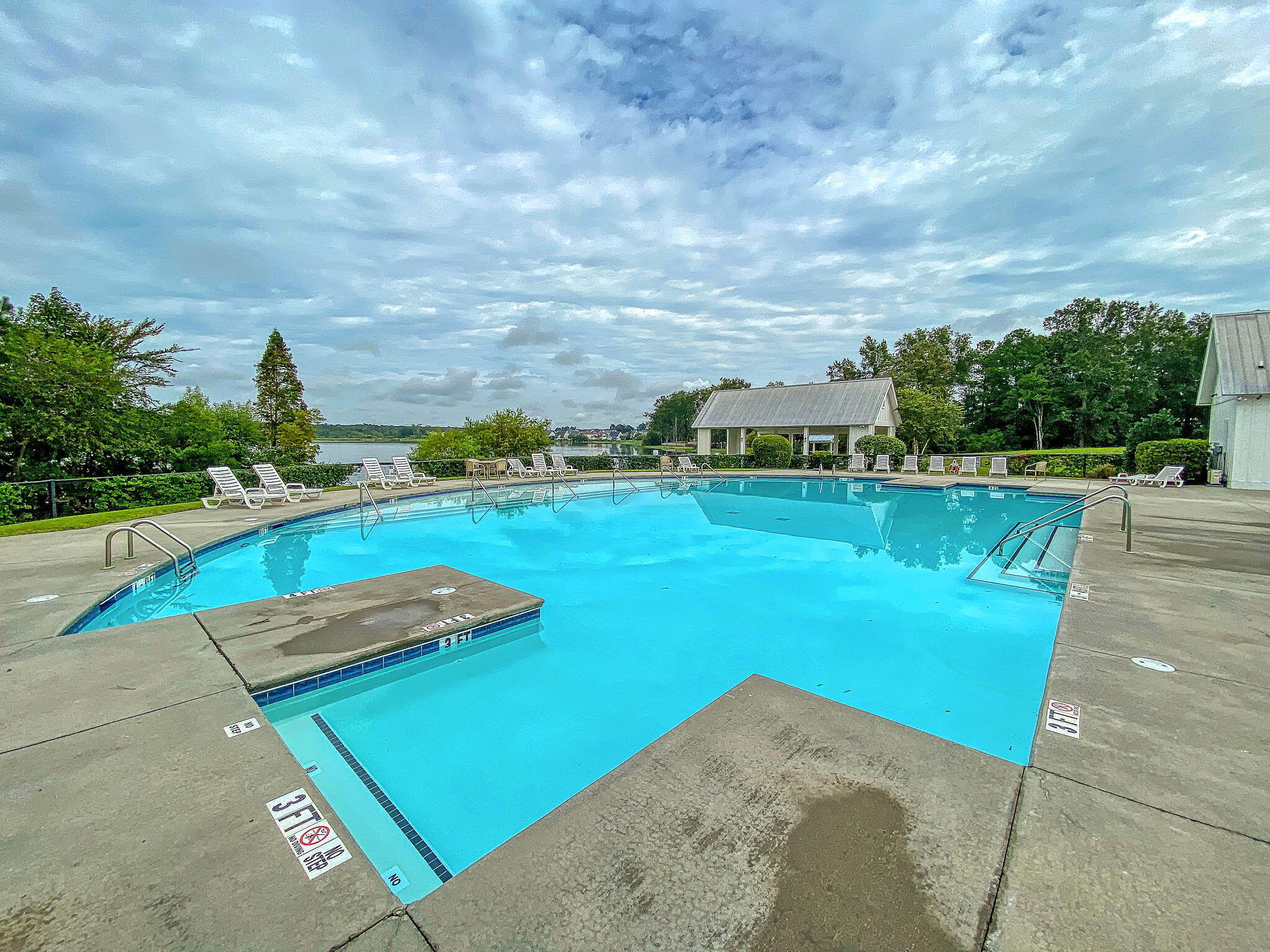 302 Freeland Way