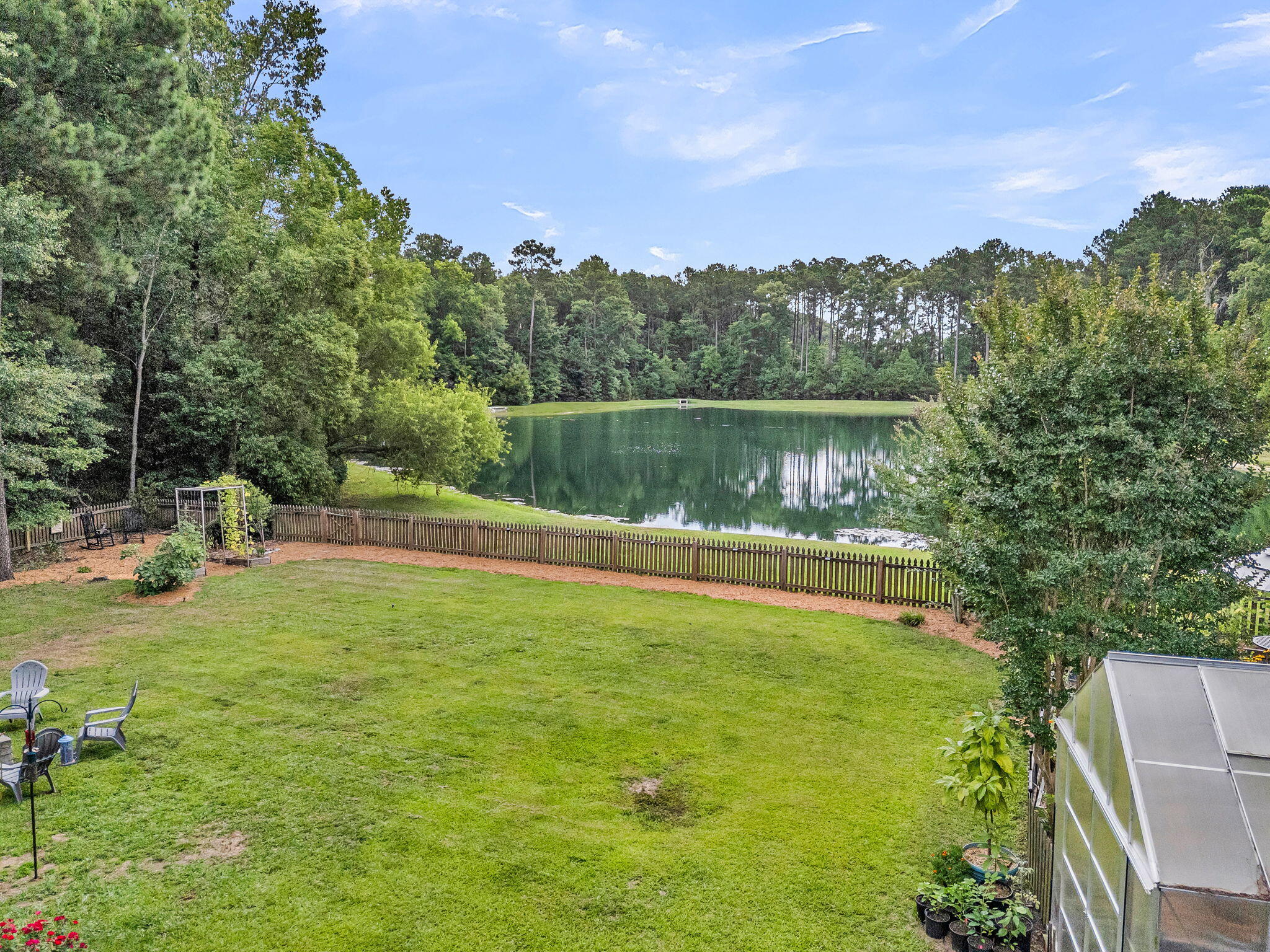 302 Freeland Way