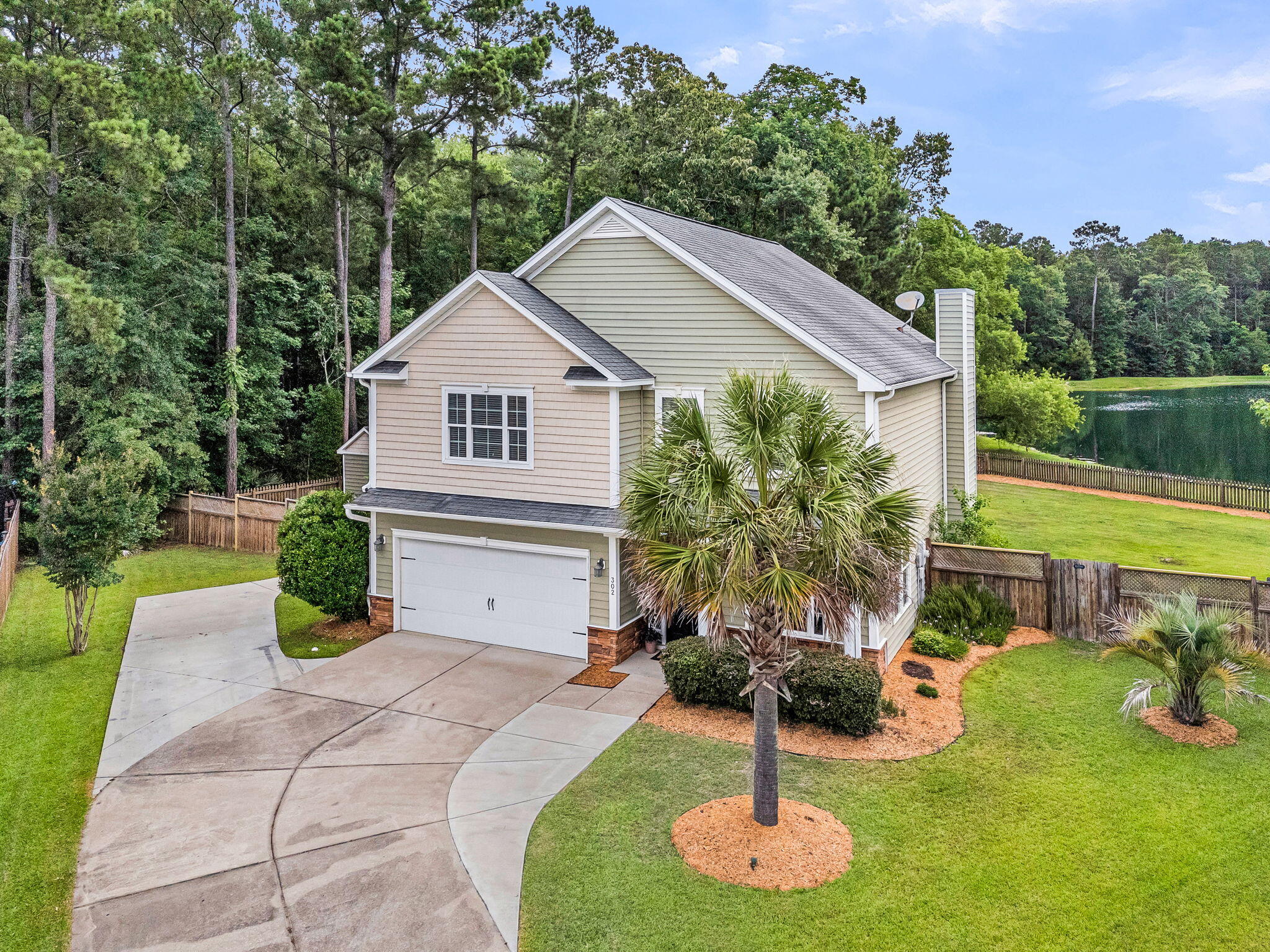 302 Freeland Way