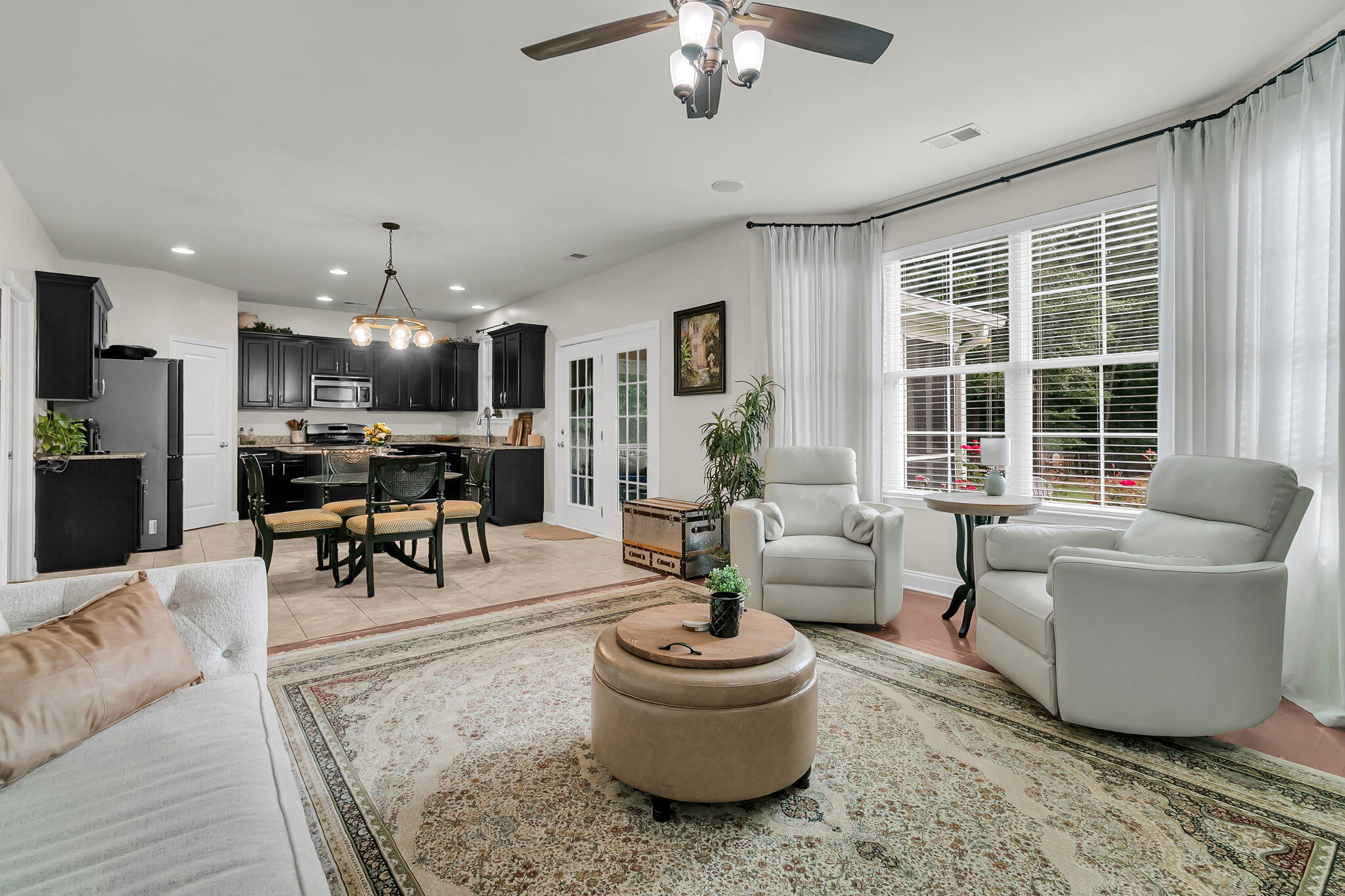 302 Freeland Way