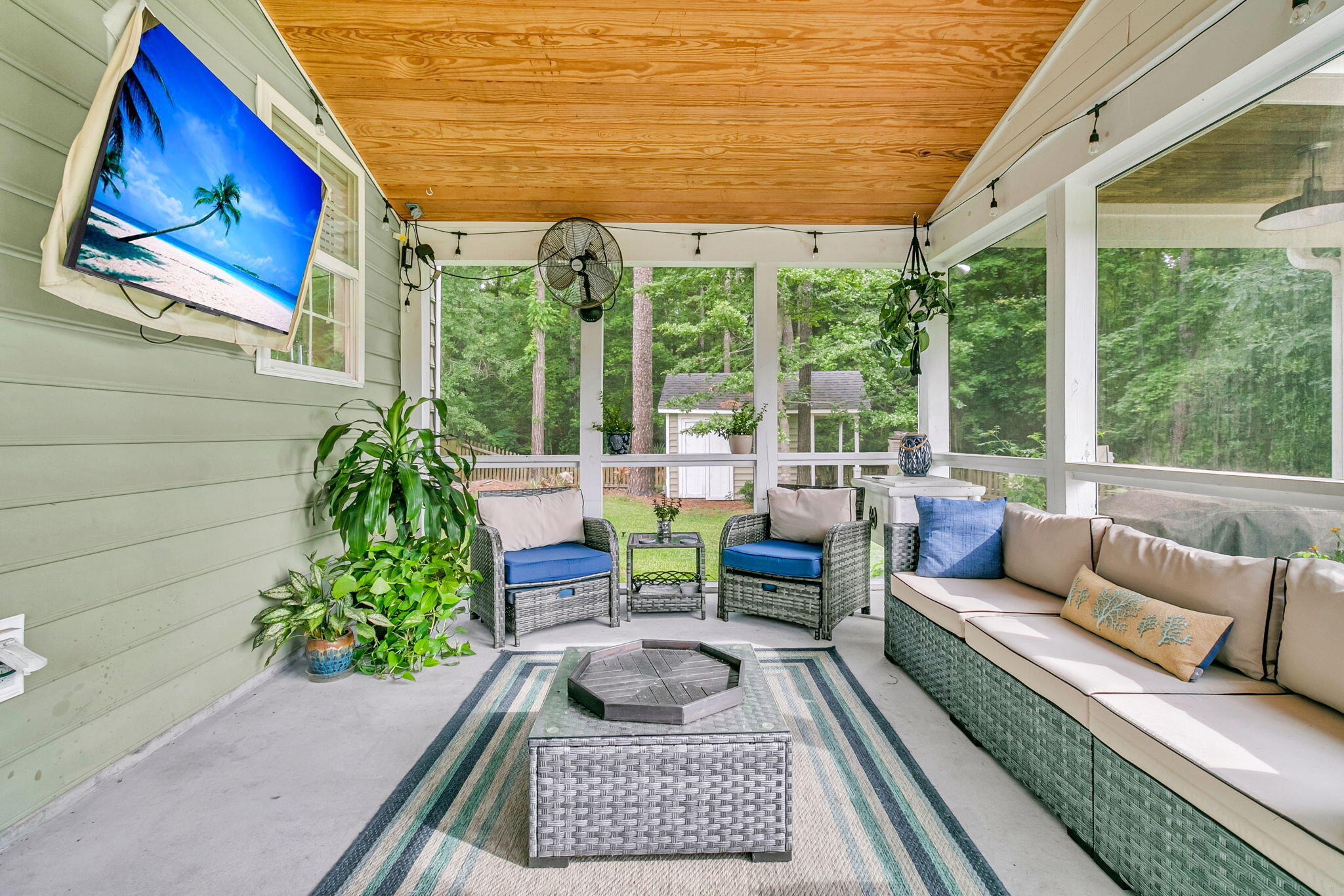 302 Freeland Way