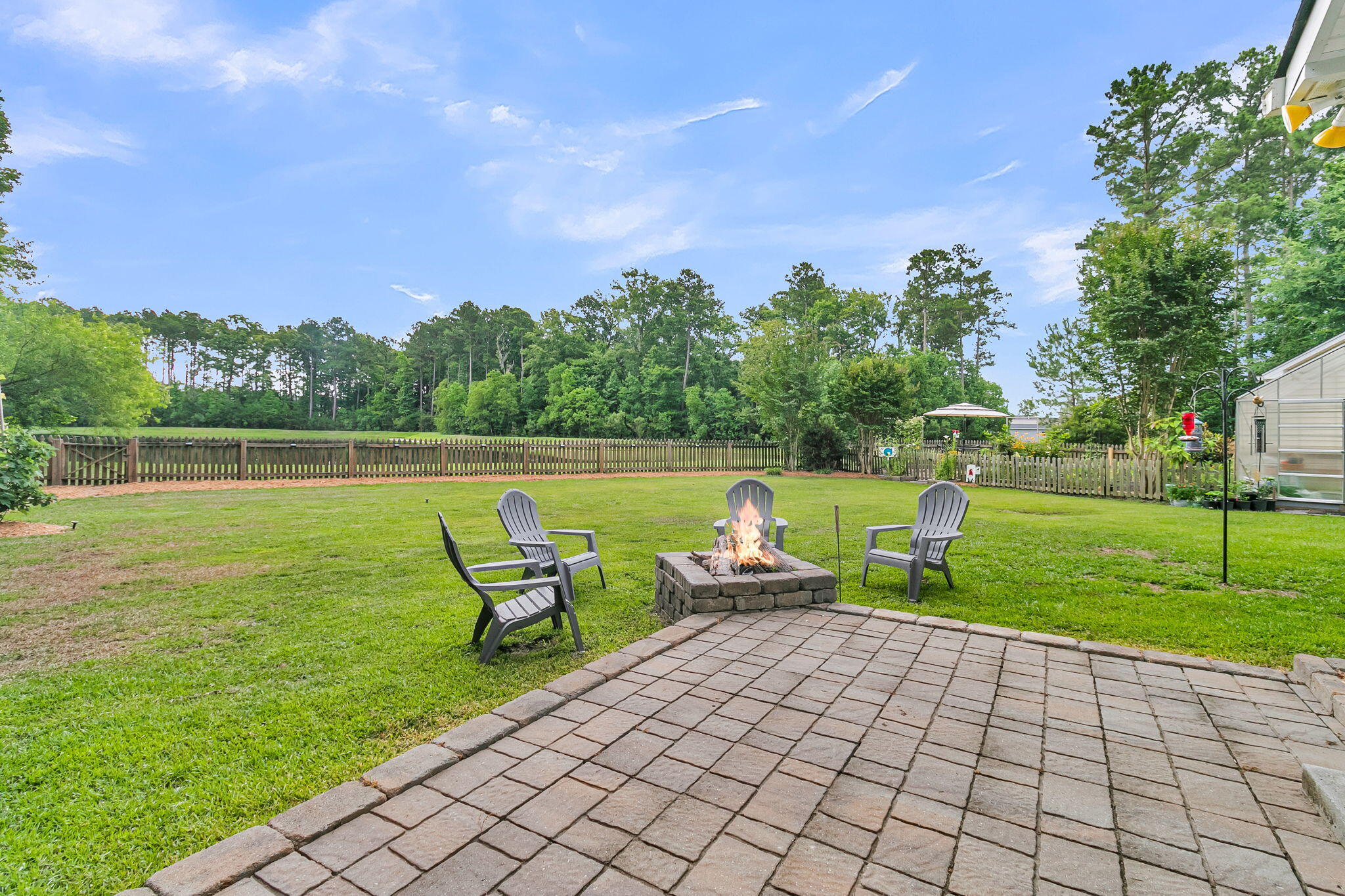 302 Freeland Way