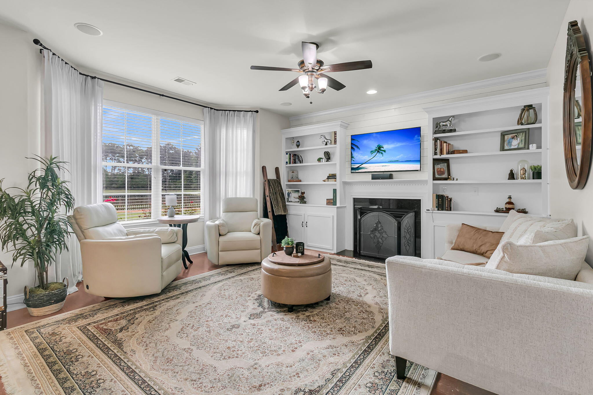 302 Freeland Way