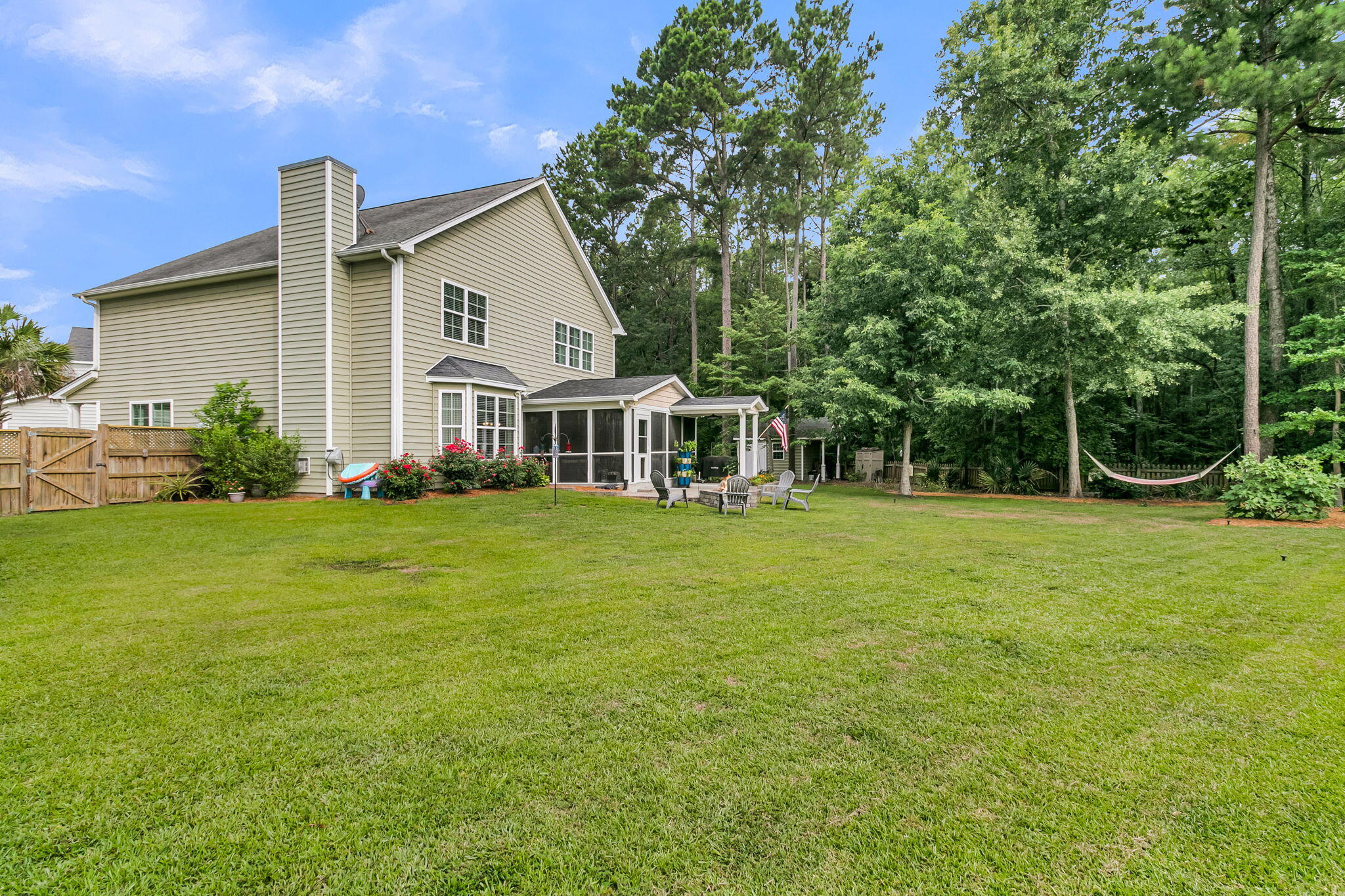 302 Freeland Way
