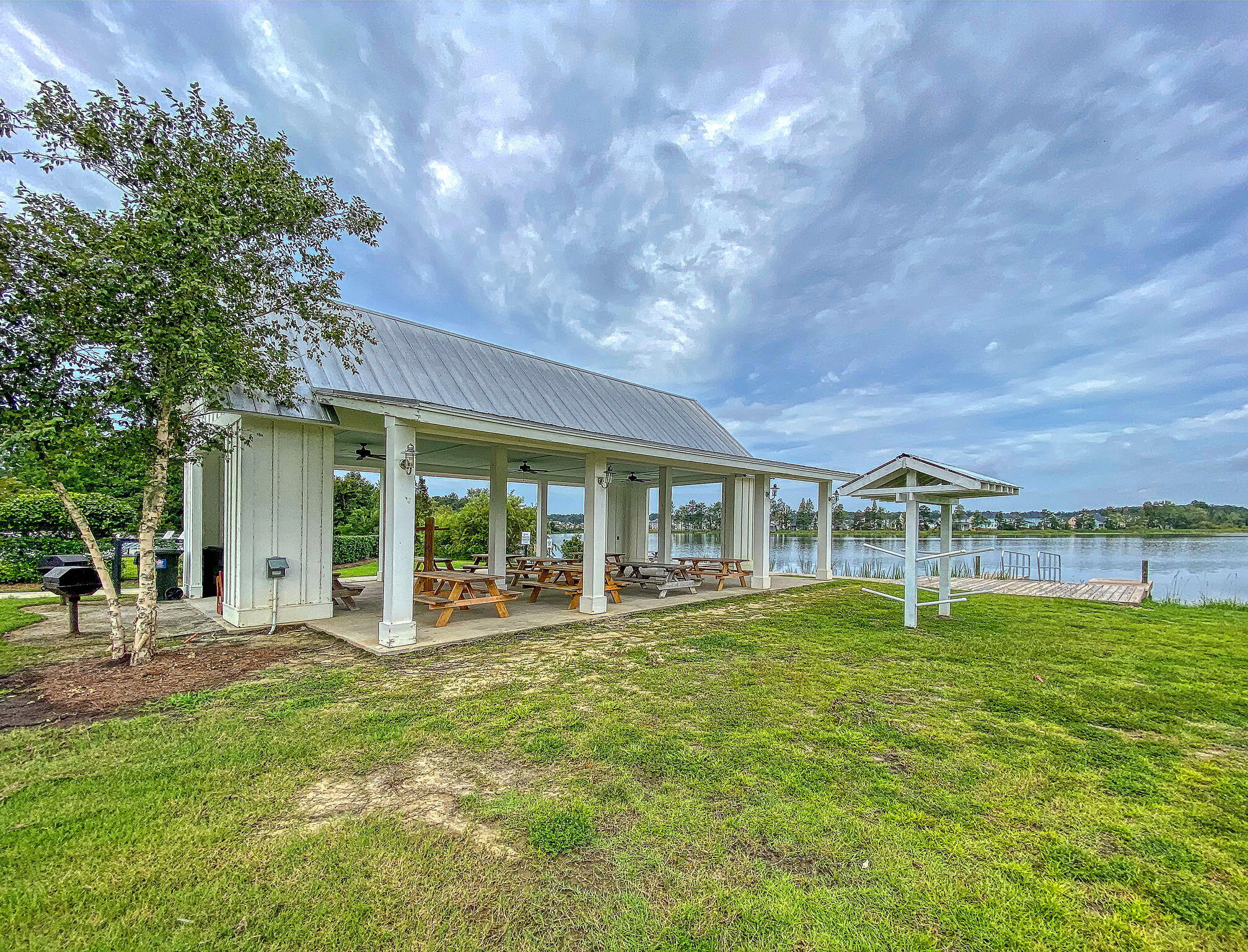 302 Freeland Way