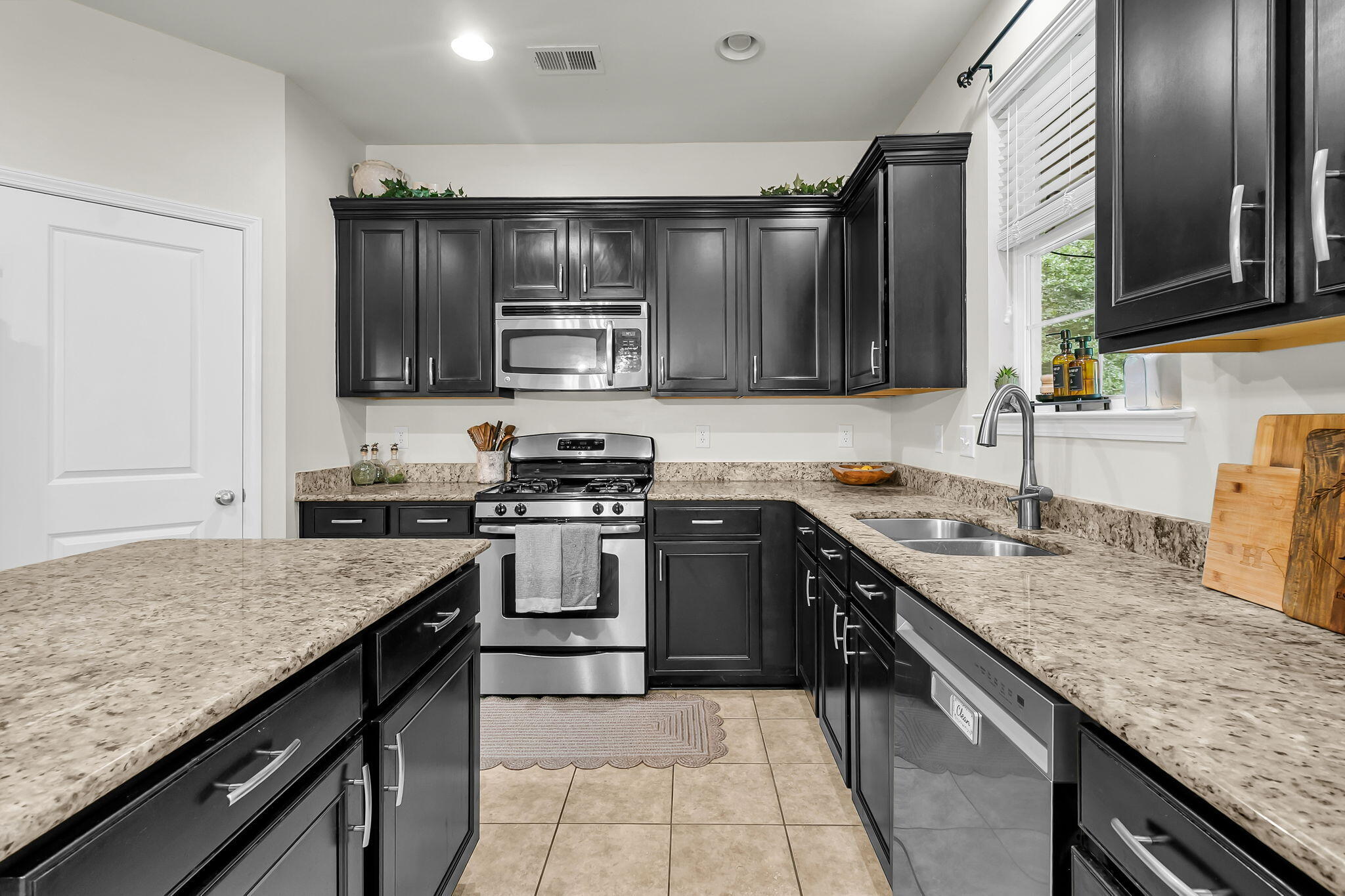 302 Freeland Way