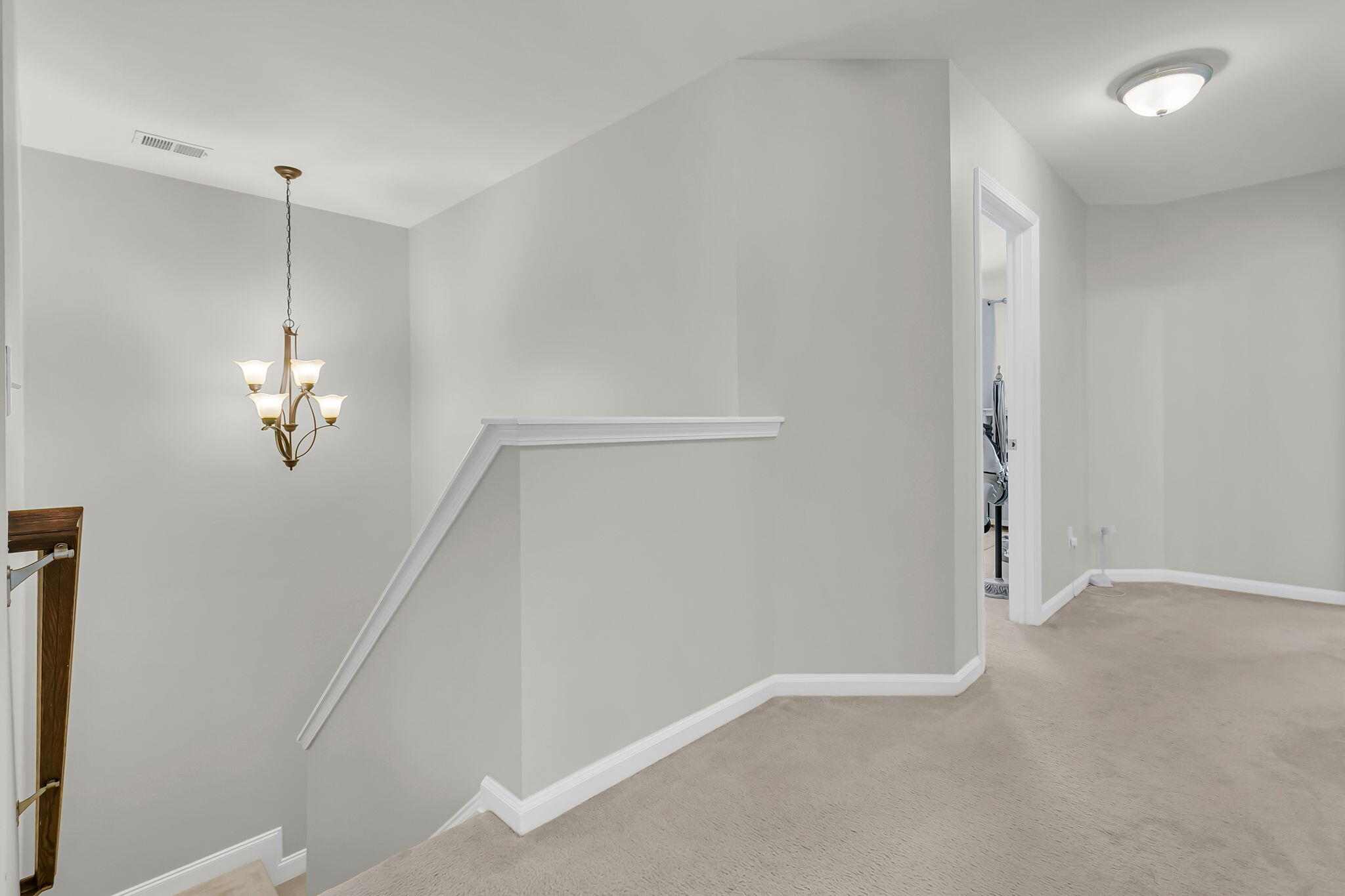 302 Freeland Way