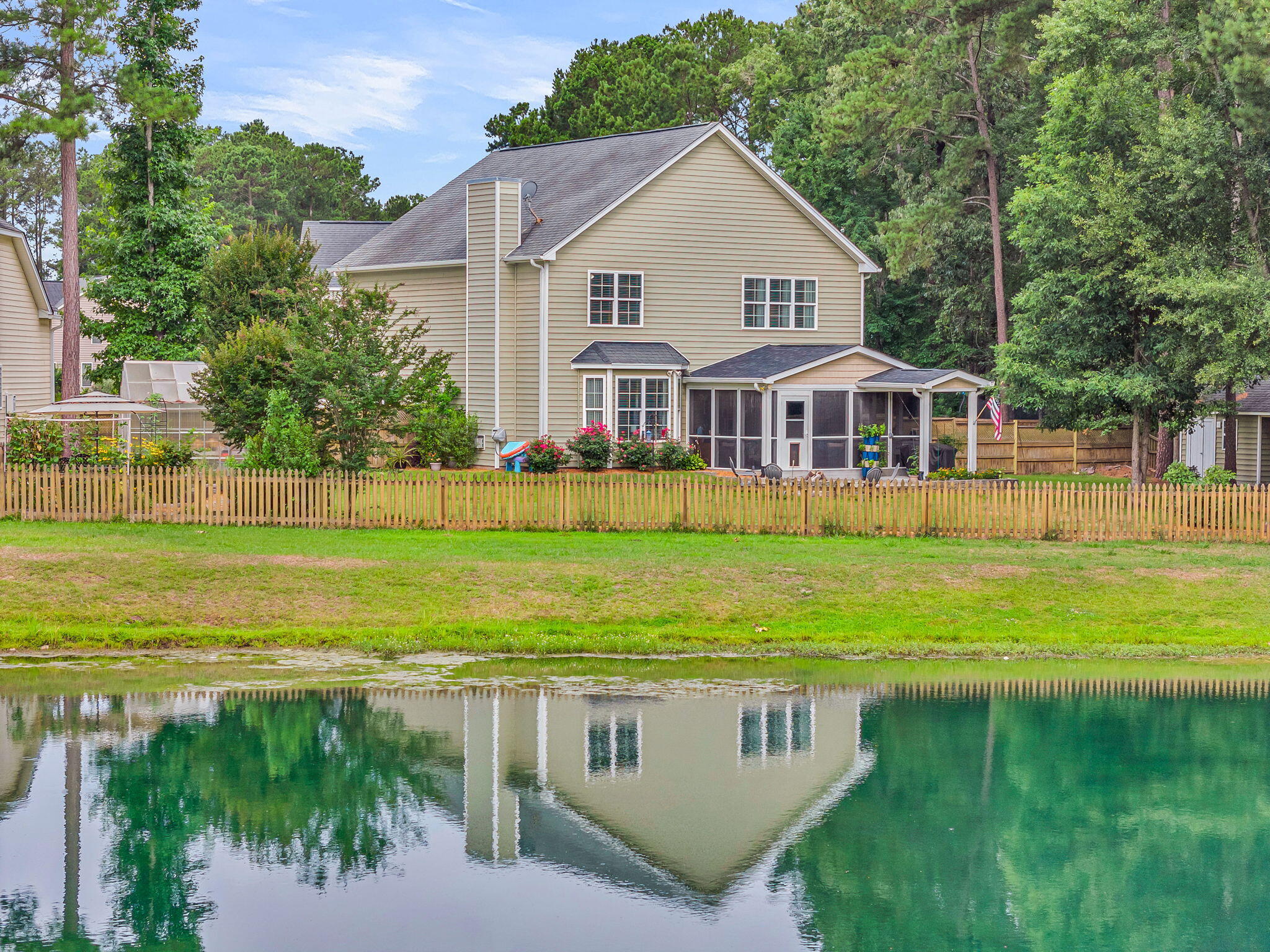 302 Freeland Way