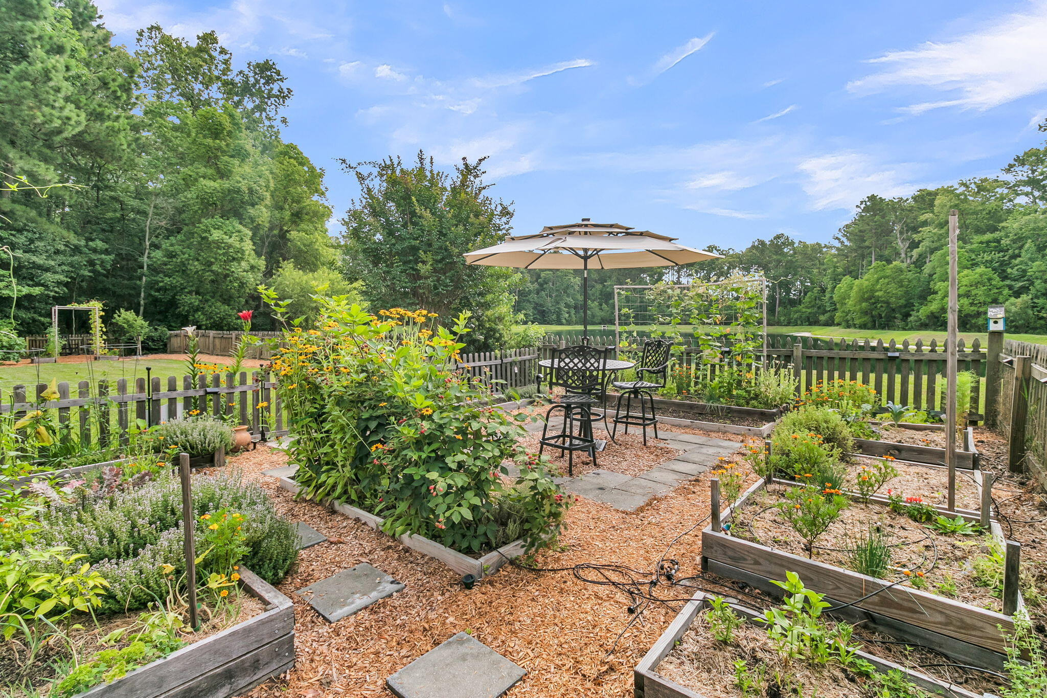 302 Freeland Way