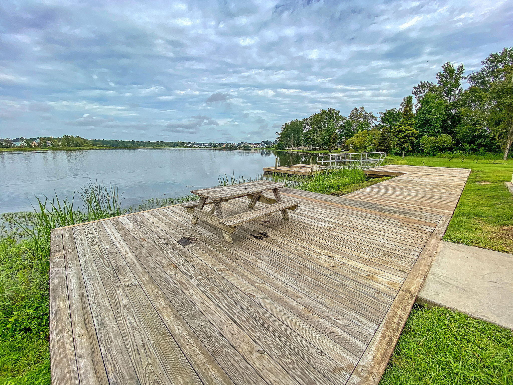 302 Freeland Way